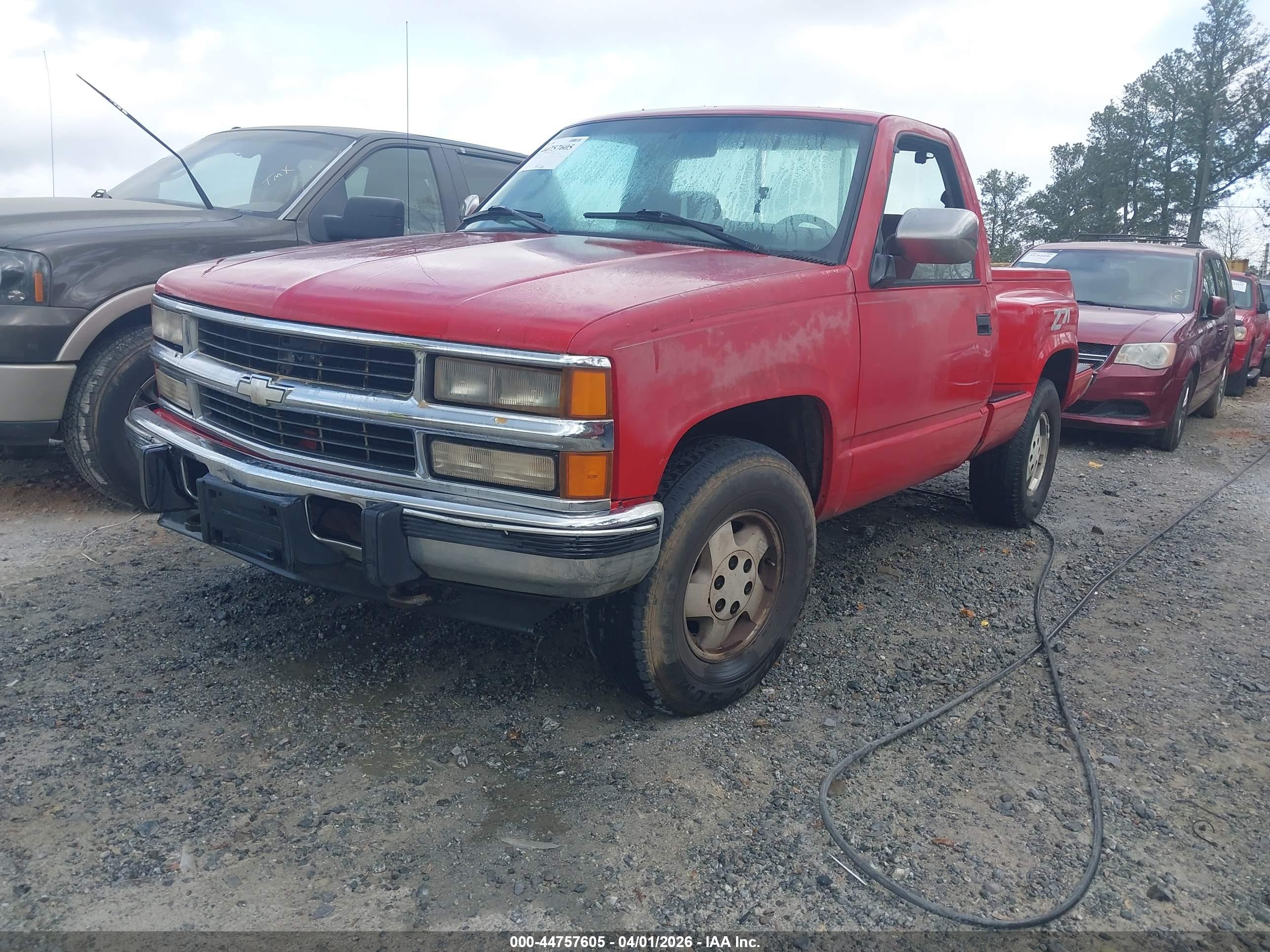 CHEVROLET GMT-400 image 2