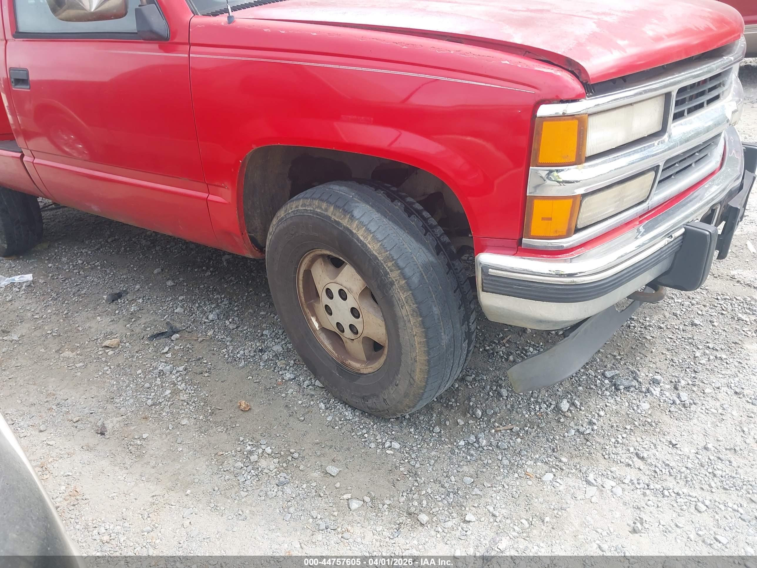 CHEVROLET GMT-400 image 6