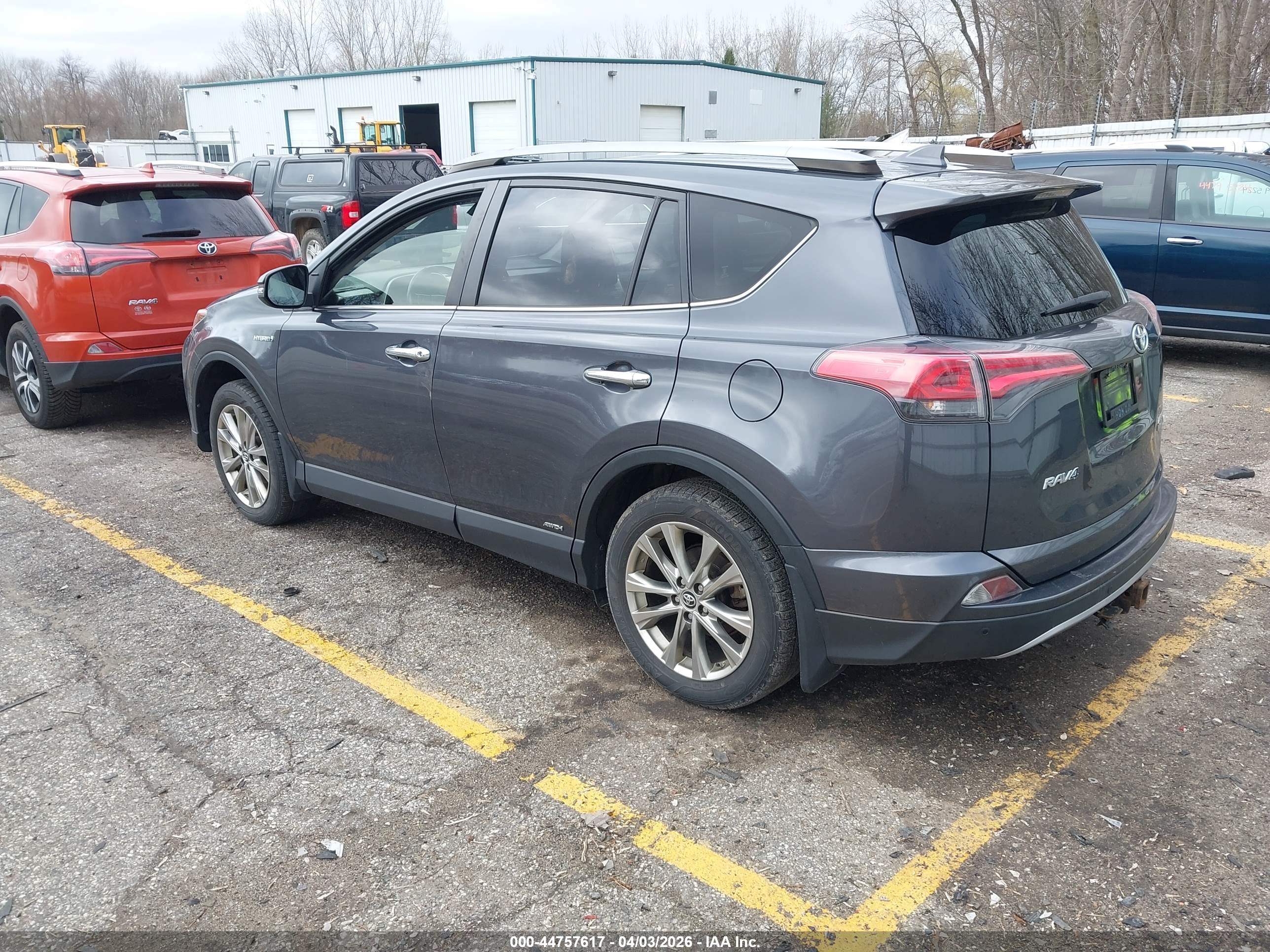 TOYOTA RAV4 image 3