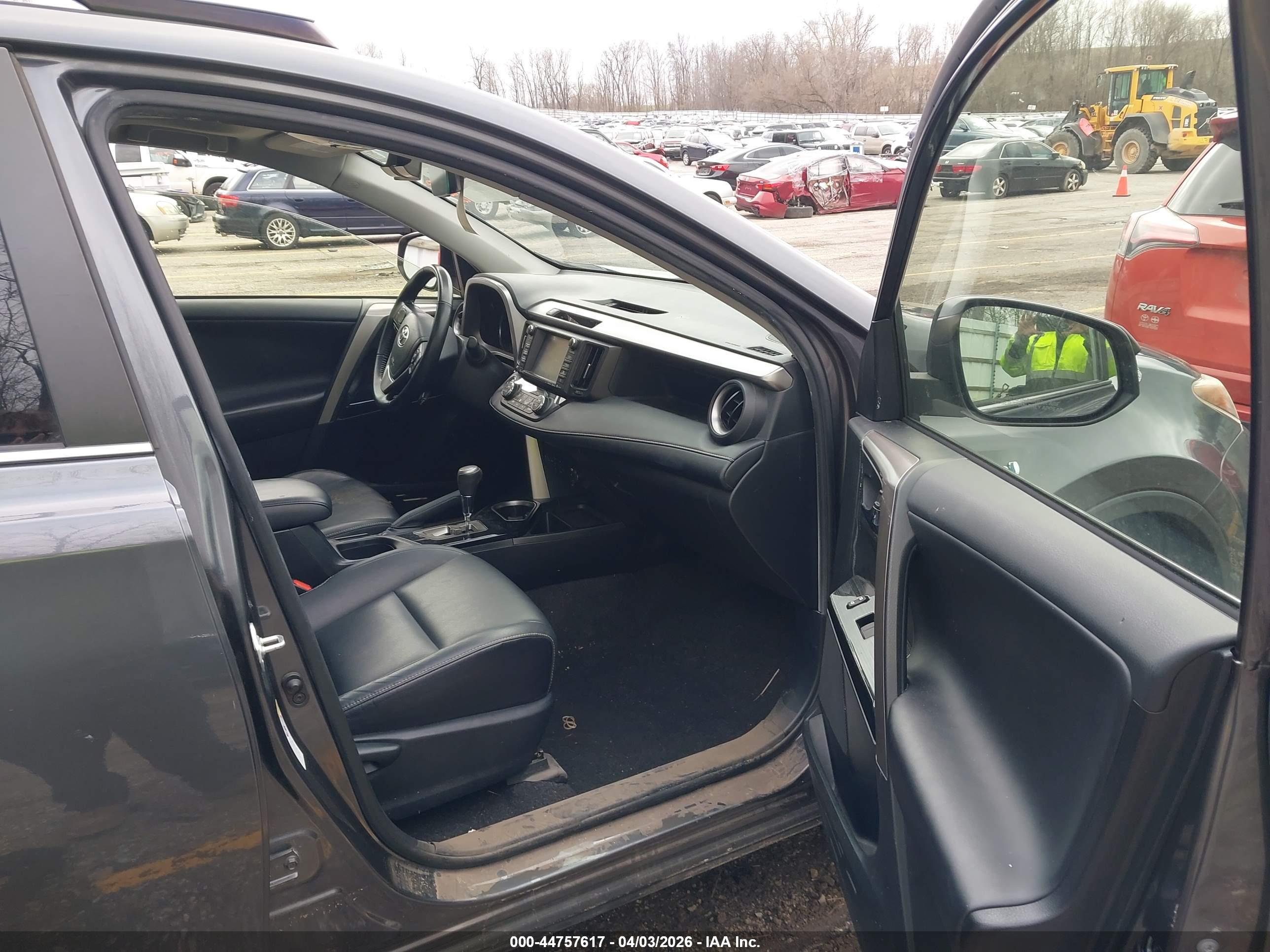 TOYOTA RAV4 image 5