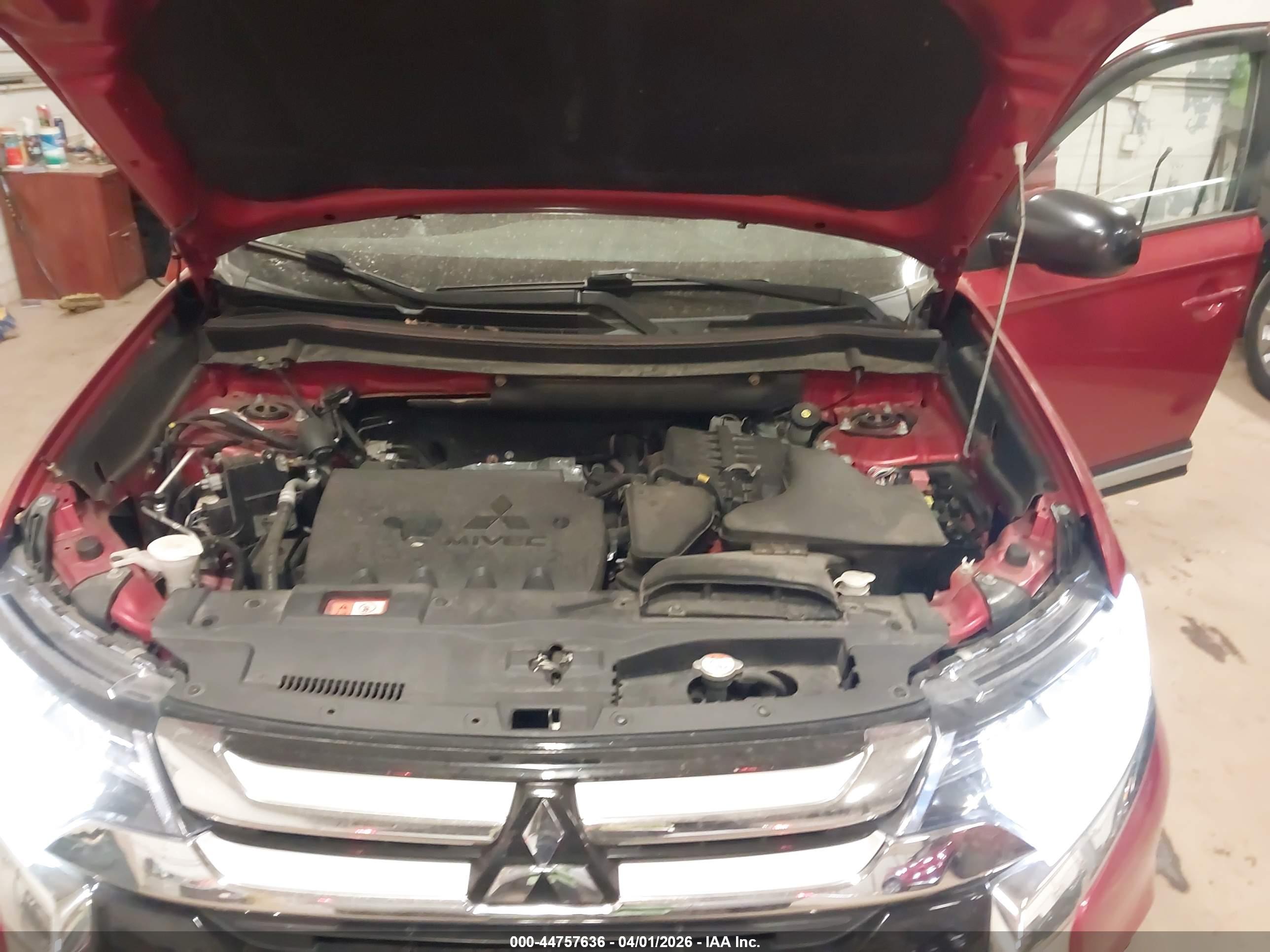 MITSUBISHI OUTLANDER image 10