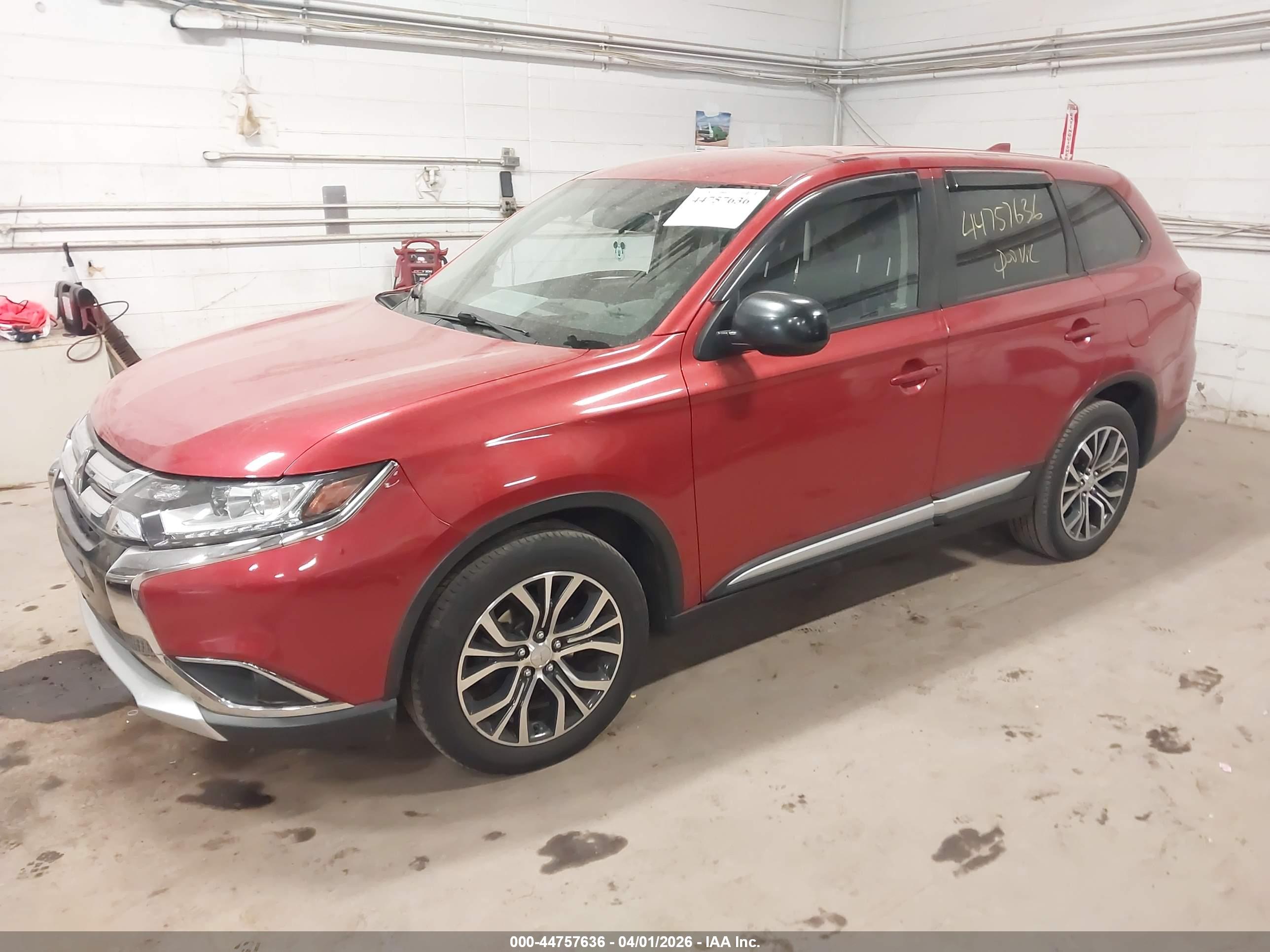 MITSUBISHI OUTLANDER image 2