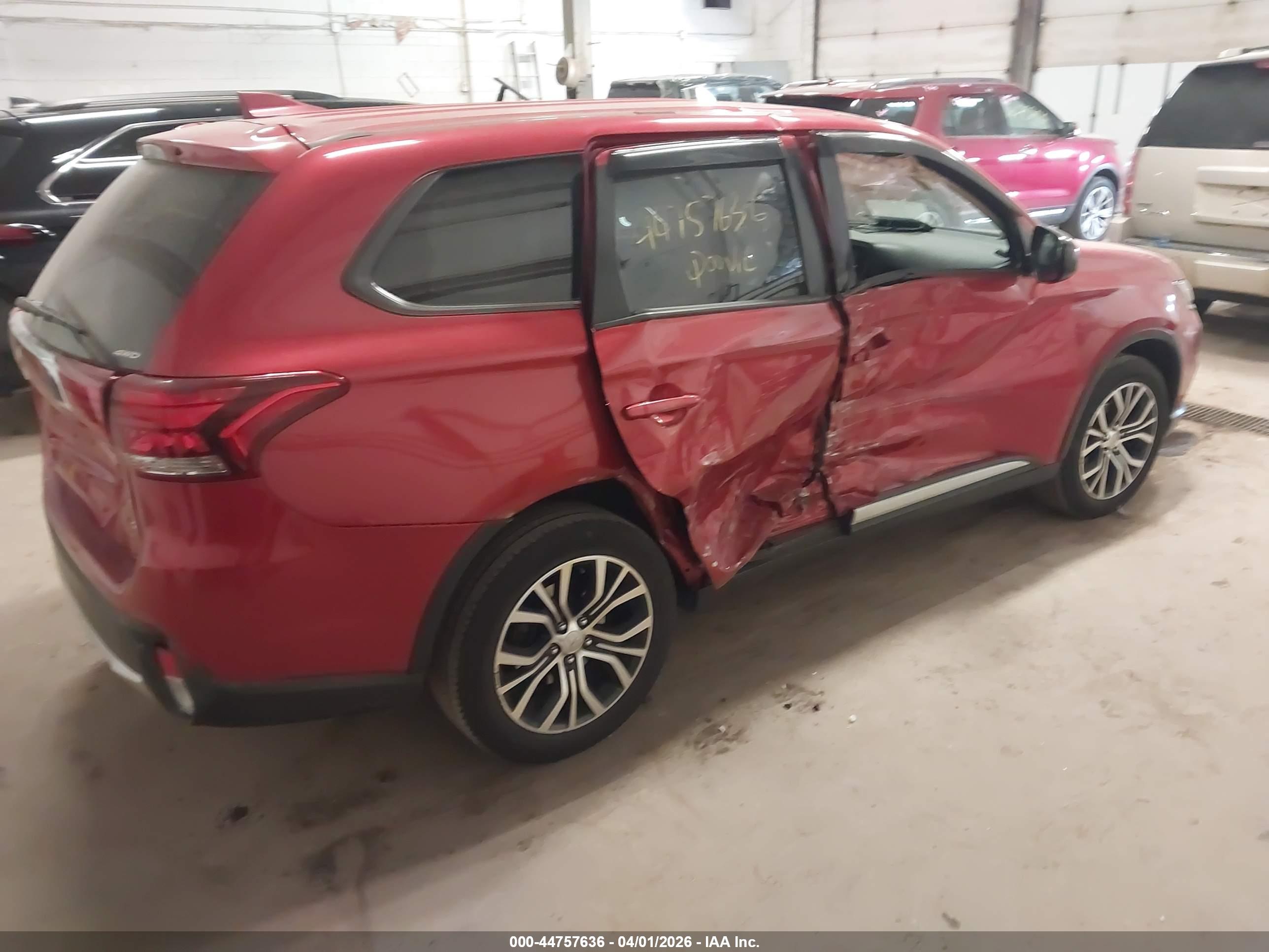 MITSUBISHI OUTLANDER image 4