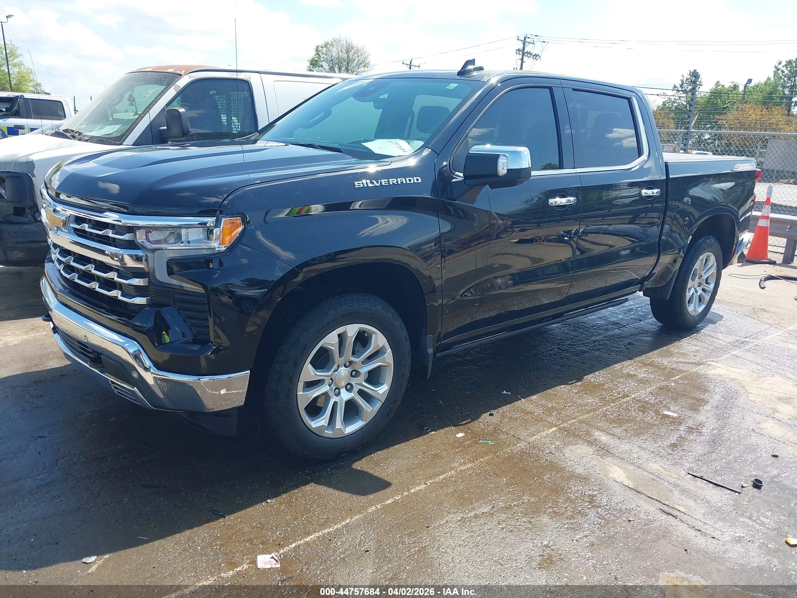 CHEVROLET SILVERADO image 2
