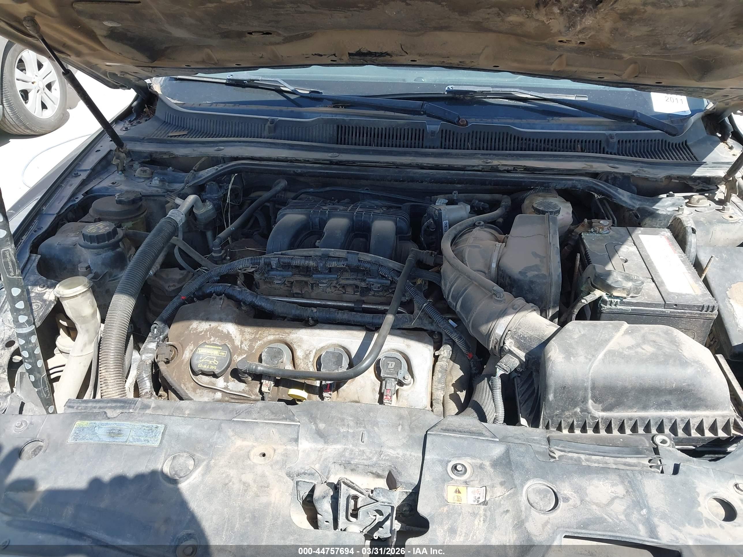 FORD TAURUS image 10