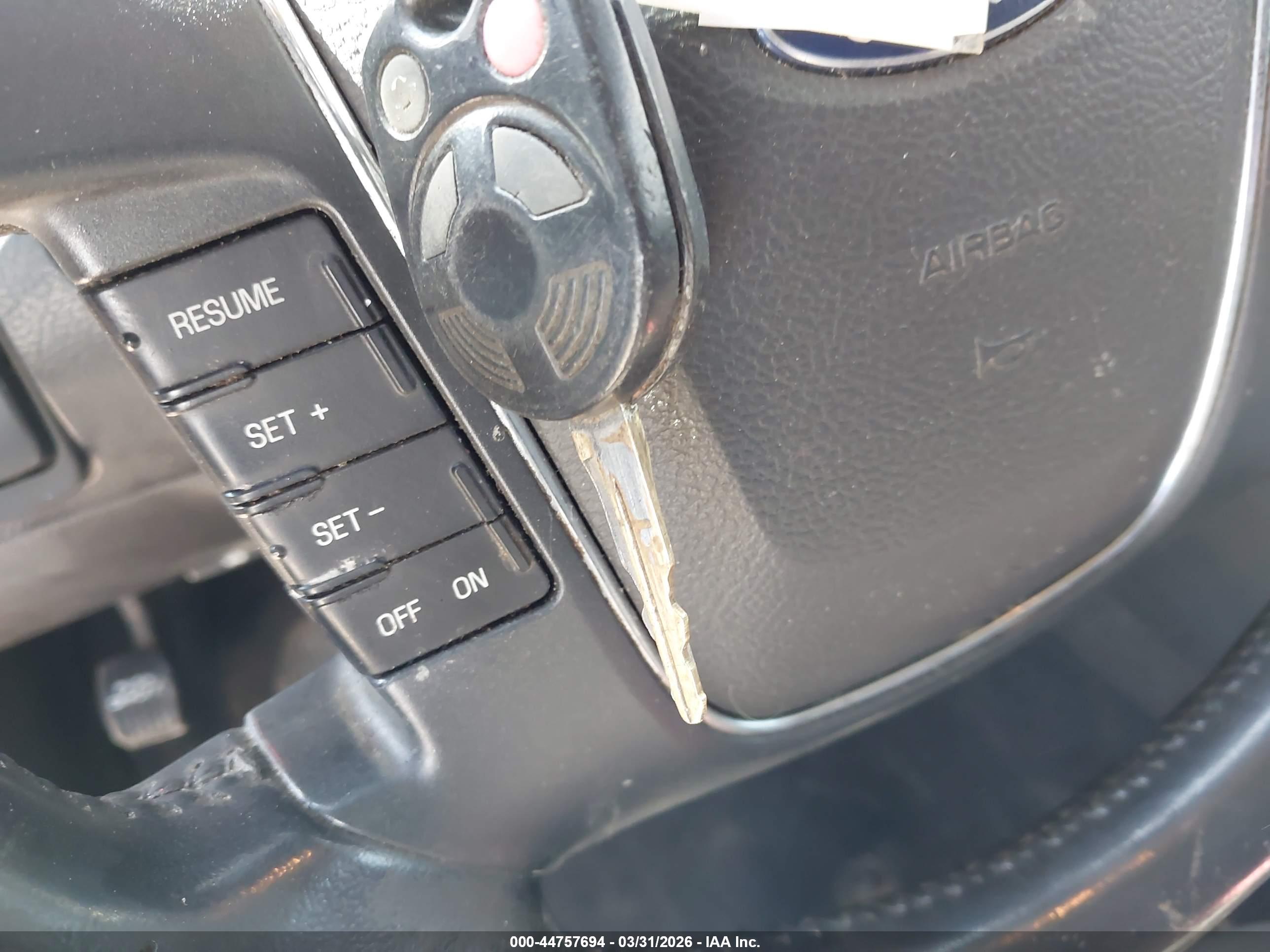 FORD TAURUS image 11