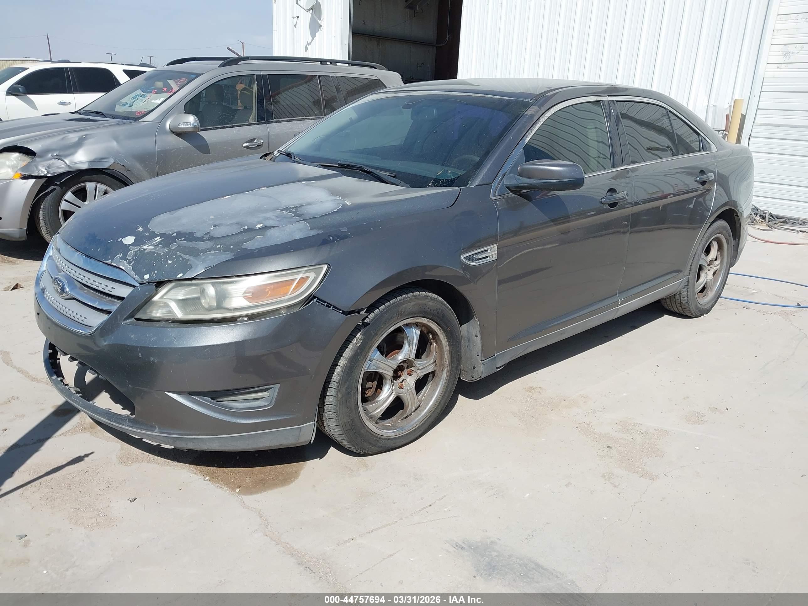 FORD TAURUS image 2