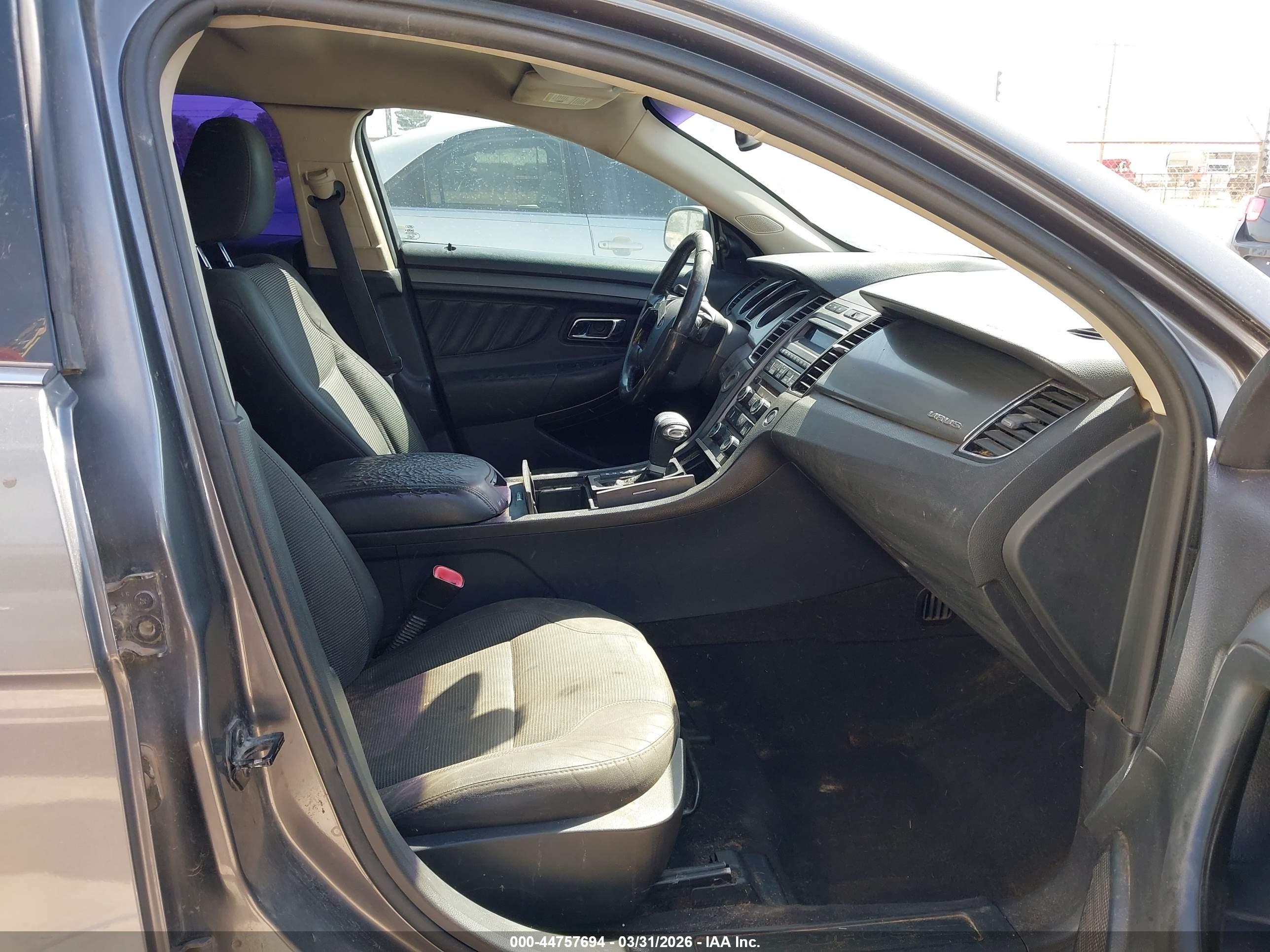 FORD TAURUS image 5
