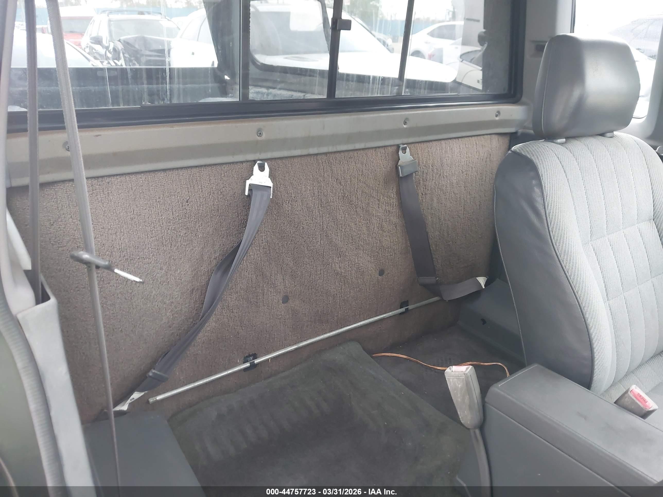 NISSAN TRUCK image 8