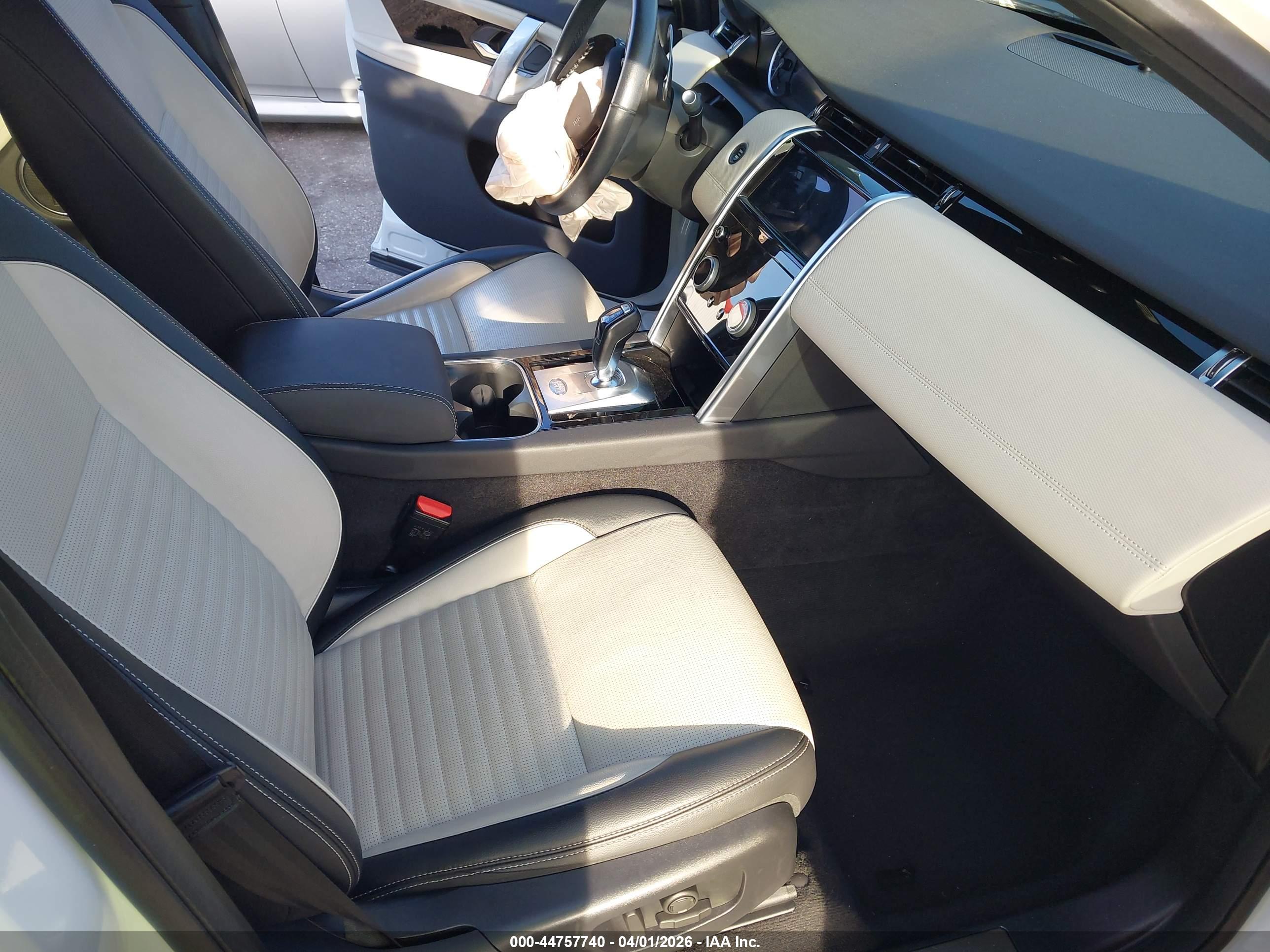 LAND ROVER image 5