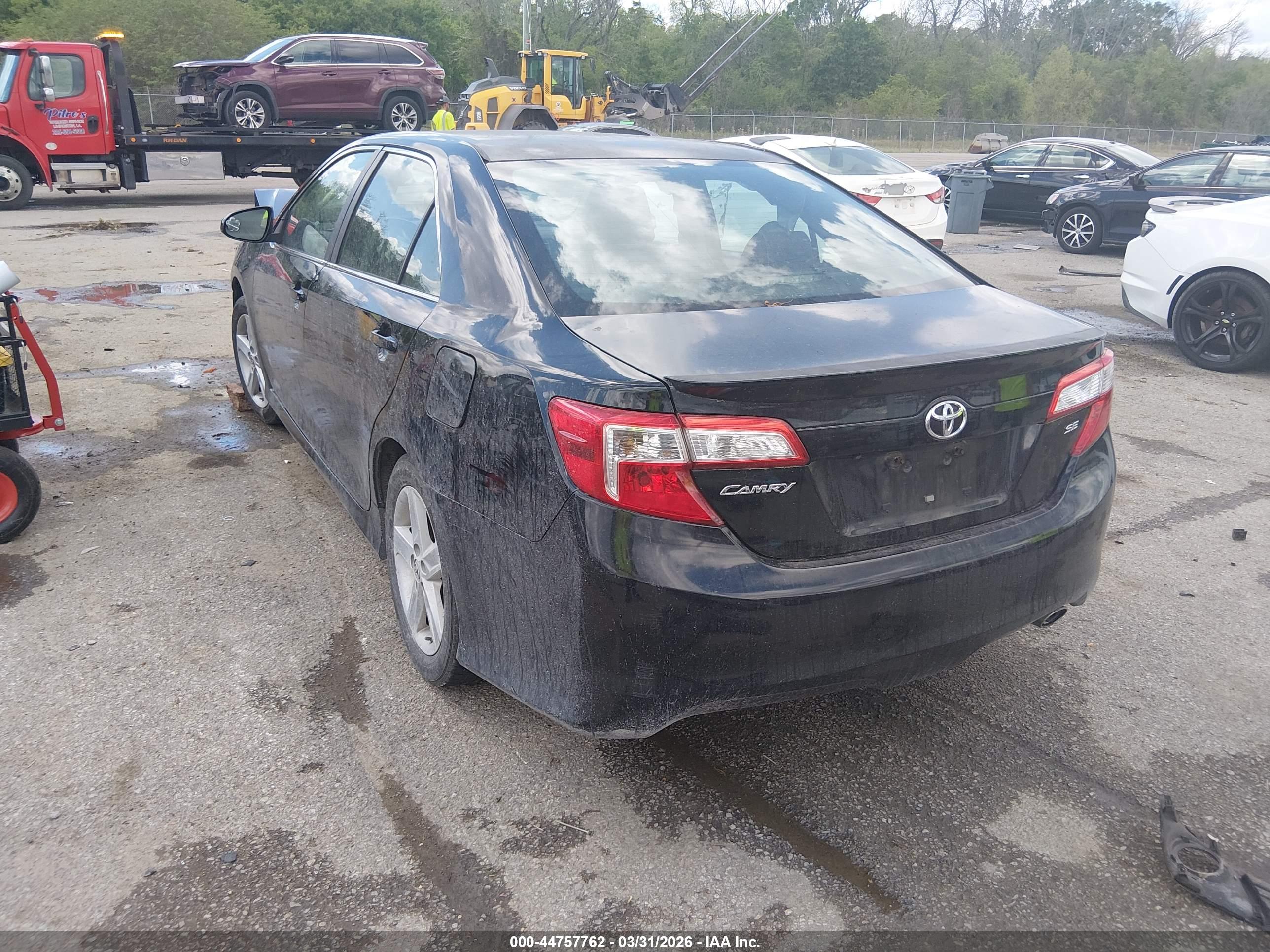 TOYOTA CAMRY image 3