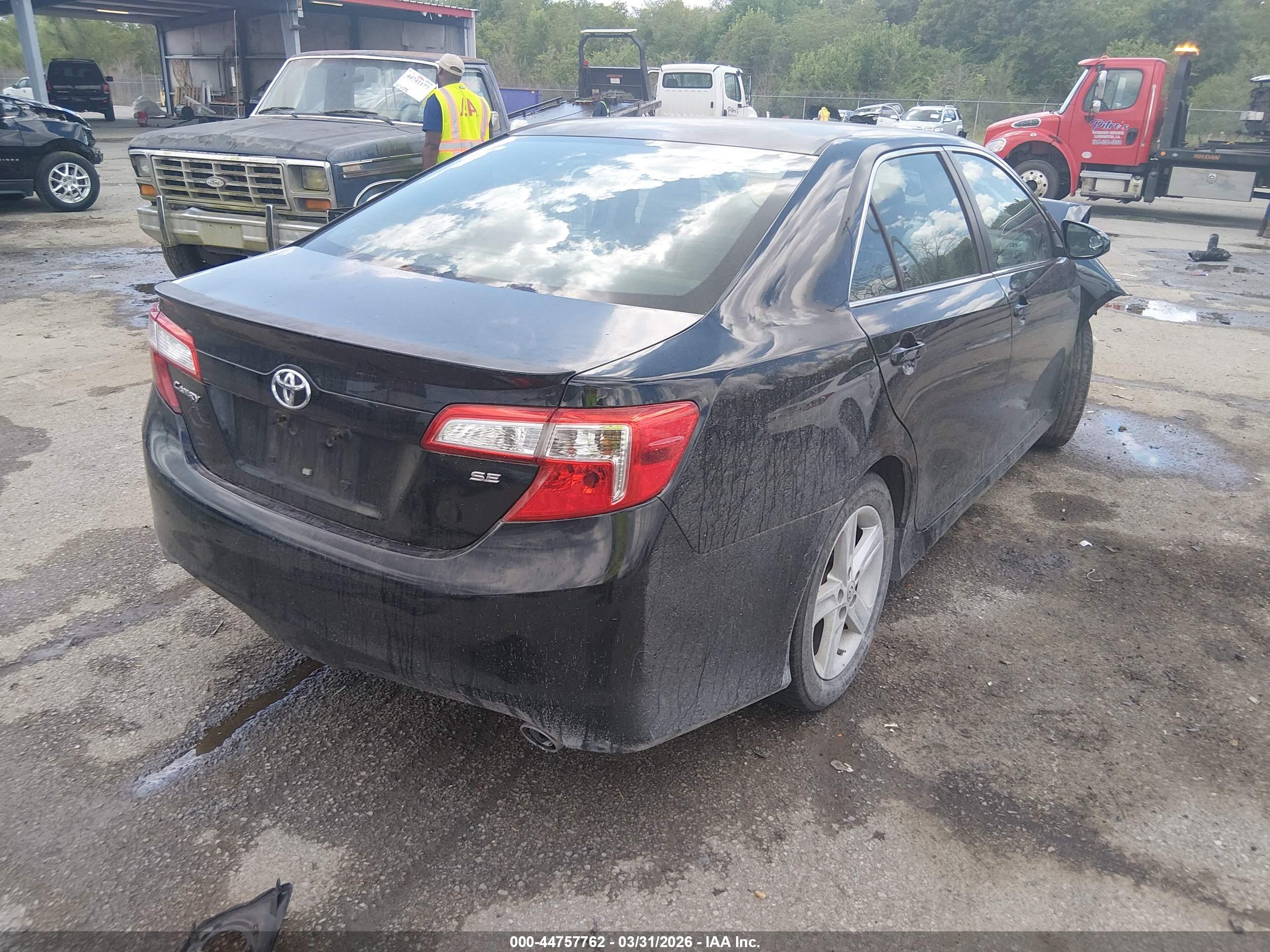 TOYOTA CAMRY image 4