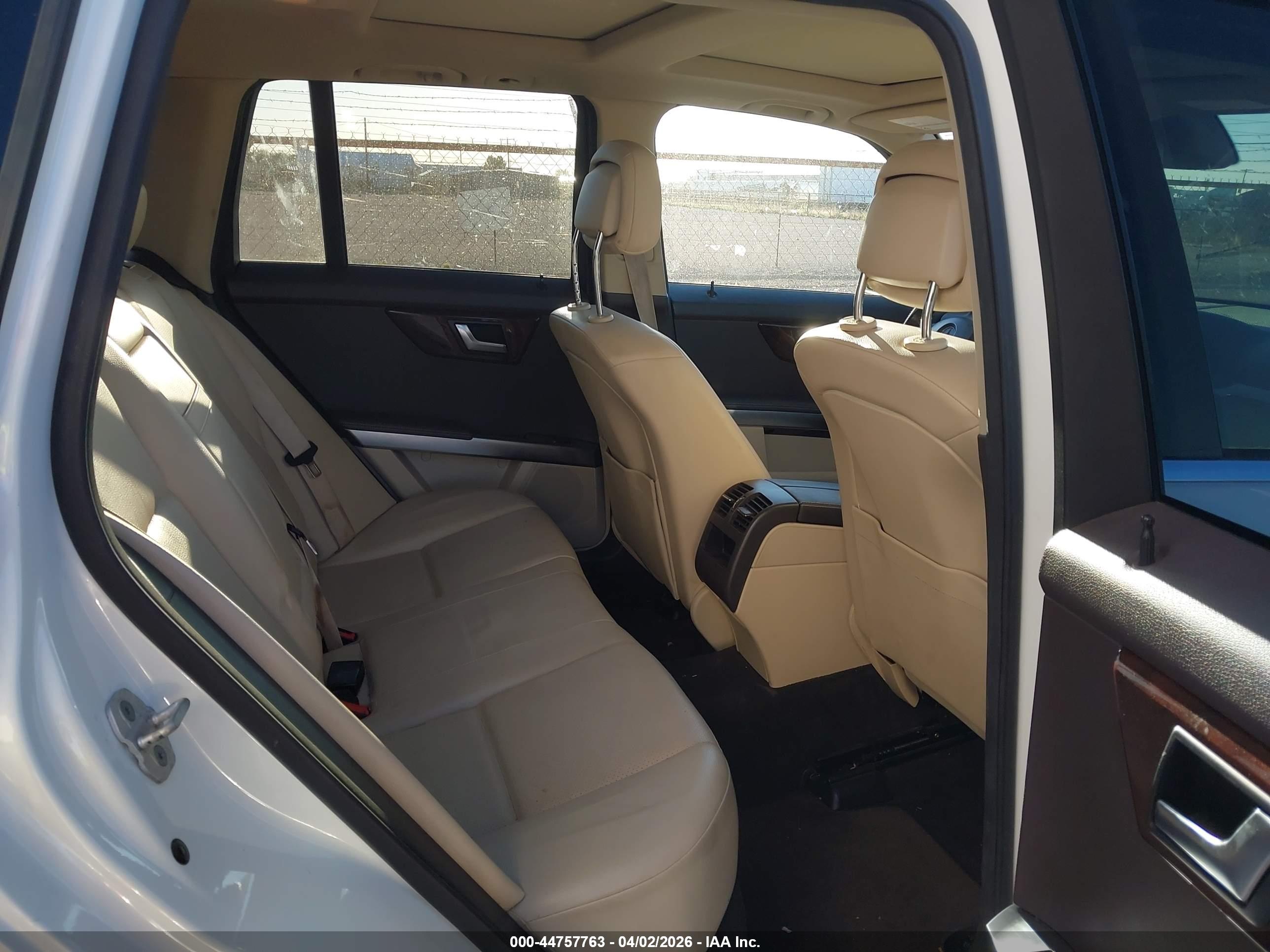 MERCEDES-BENZ GLK image 8