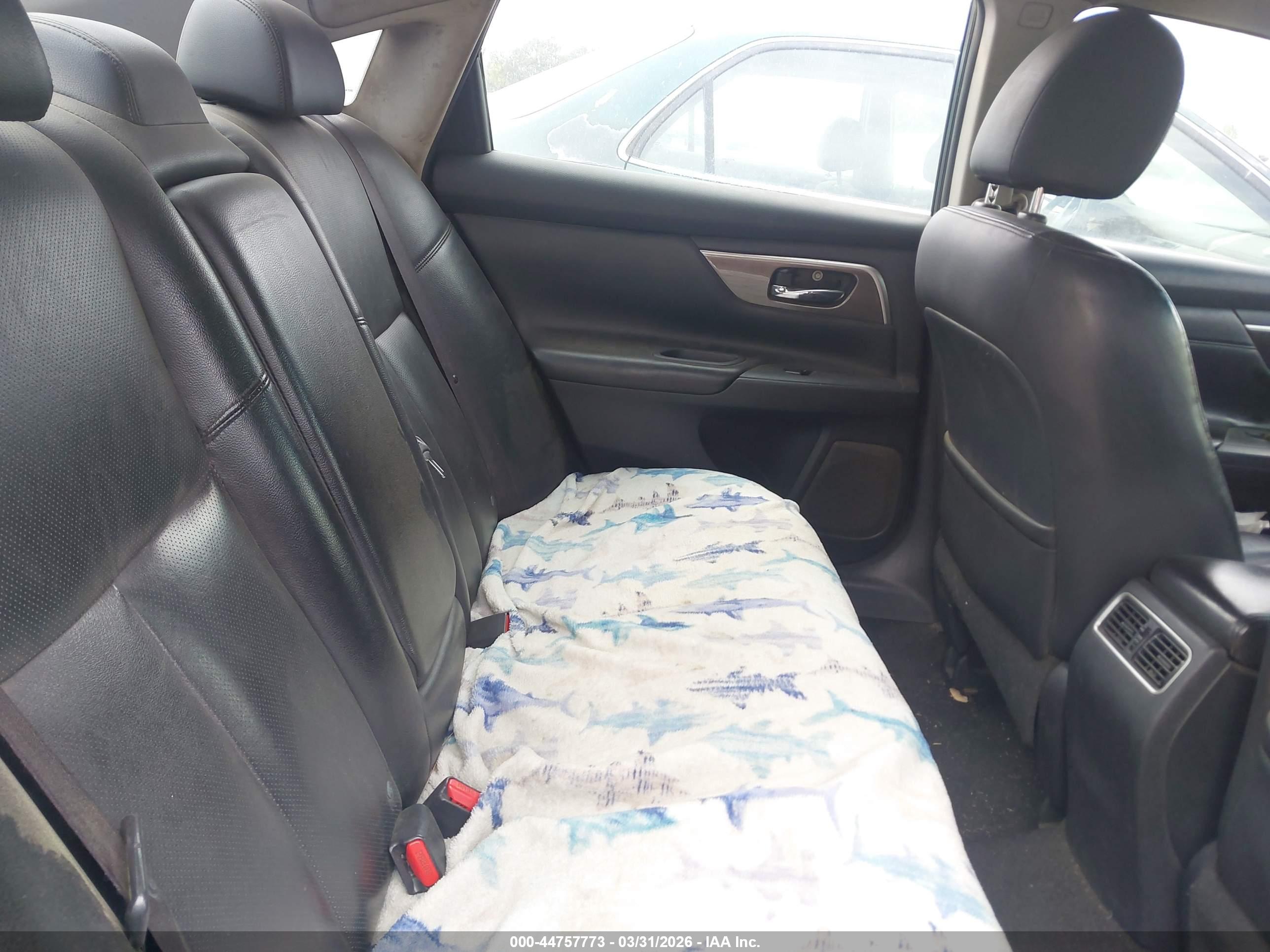 NISSAN ALTIMA image 8