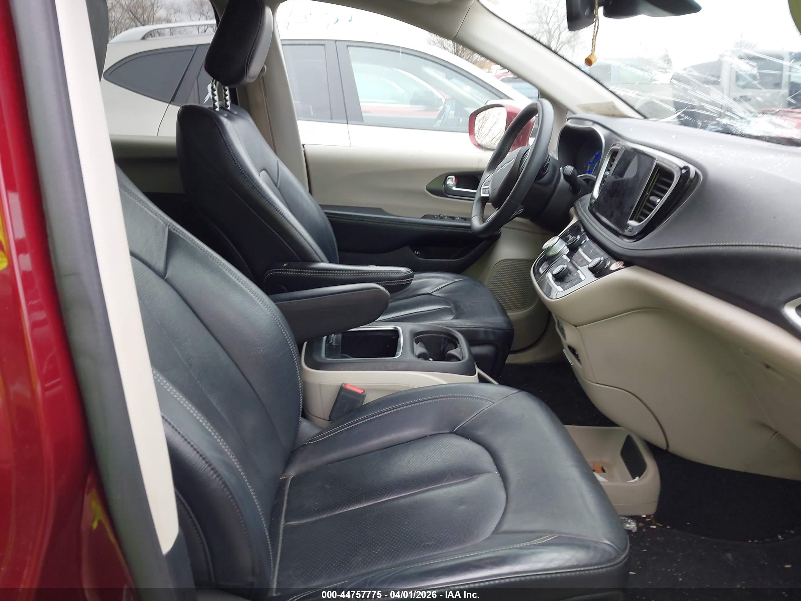 CHRYSLER PACIFICA image 5