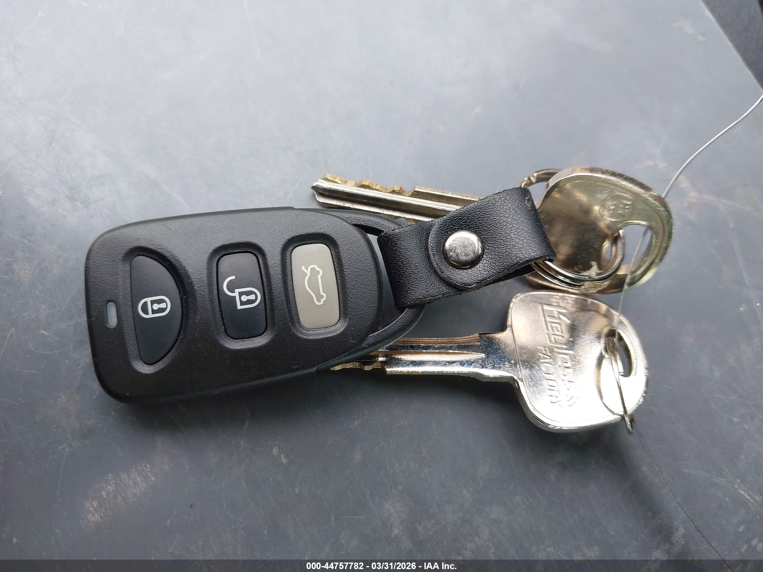 HYUNDAI ELANTRA image 11