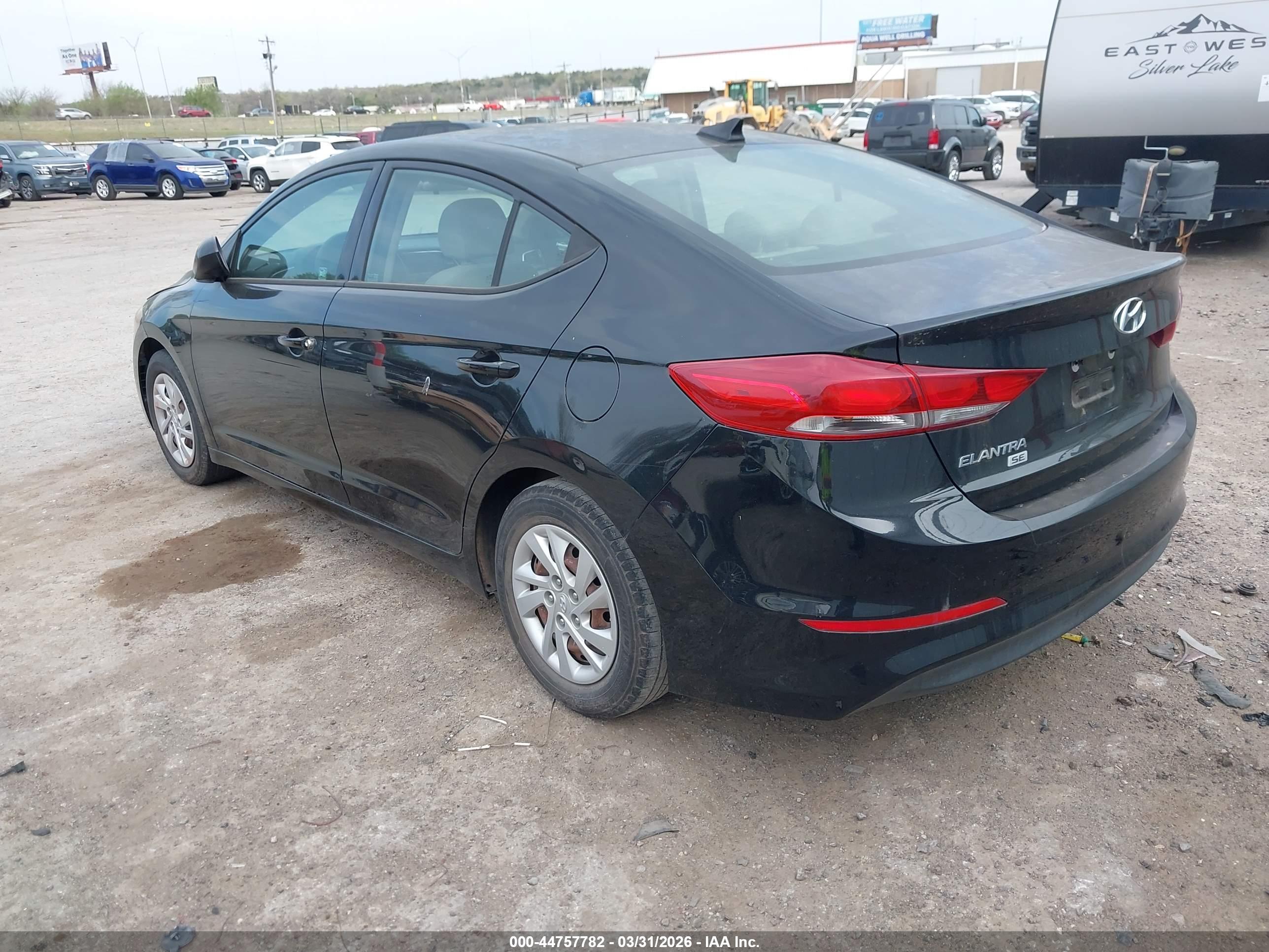HYUNDAI ELANTRA image 3