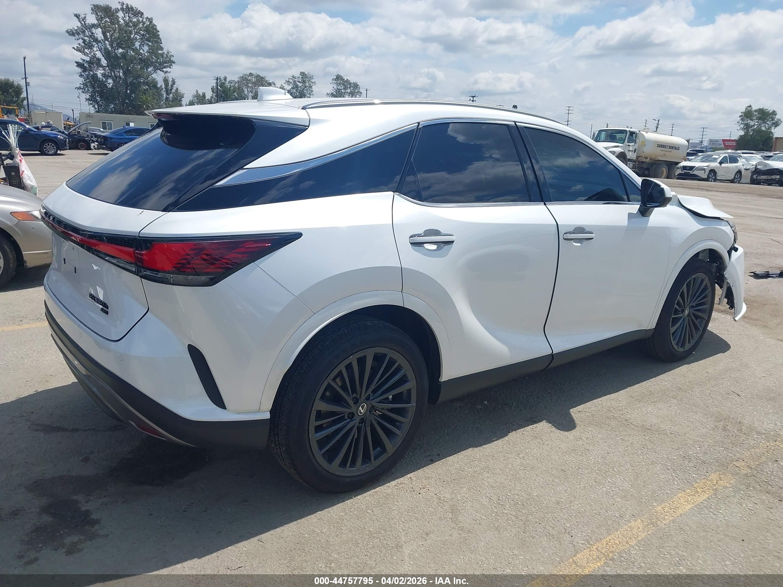 LEXUS RX image 4