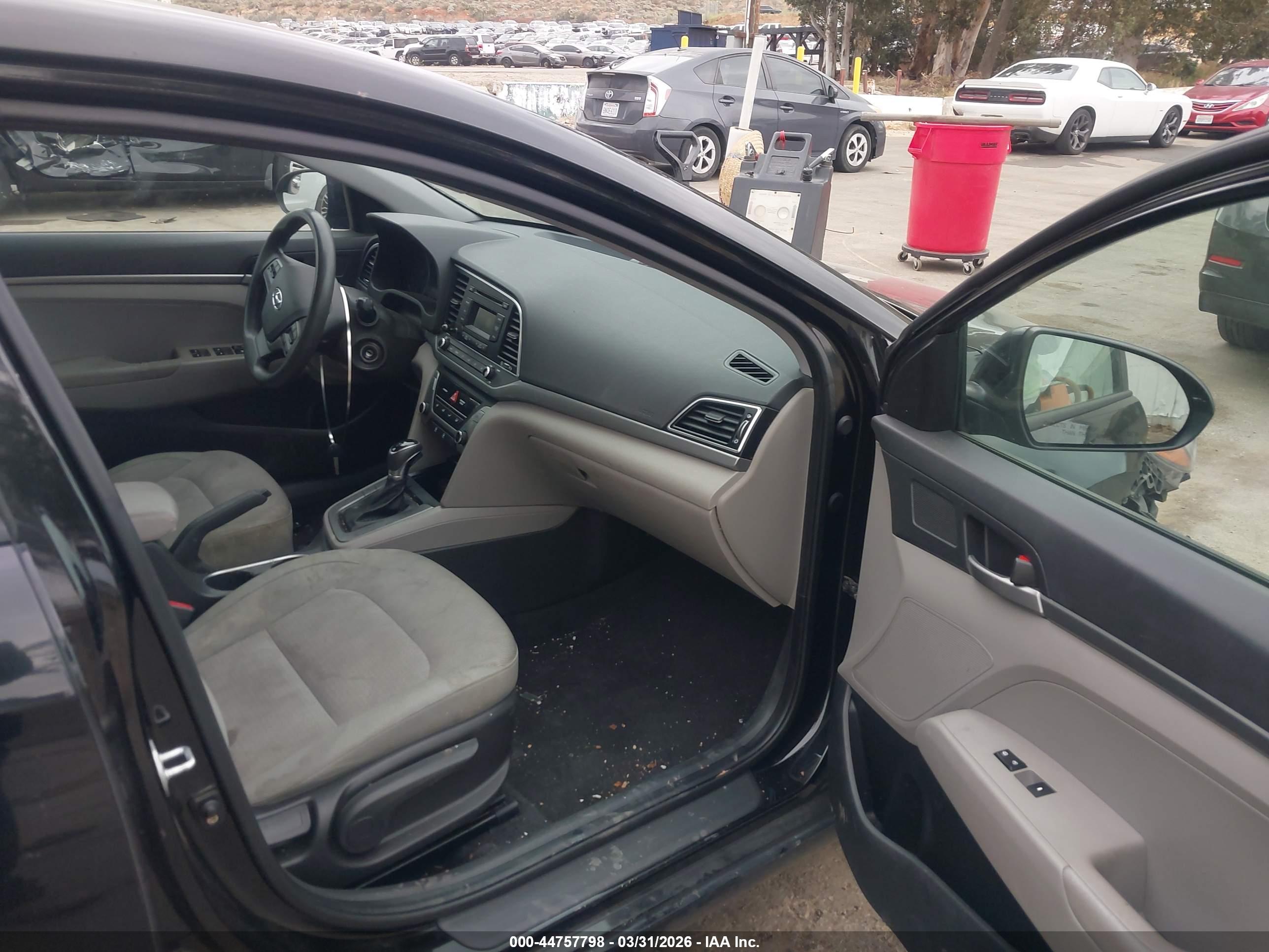HYUNDAI ELANTRA image 5