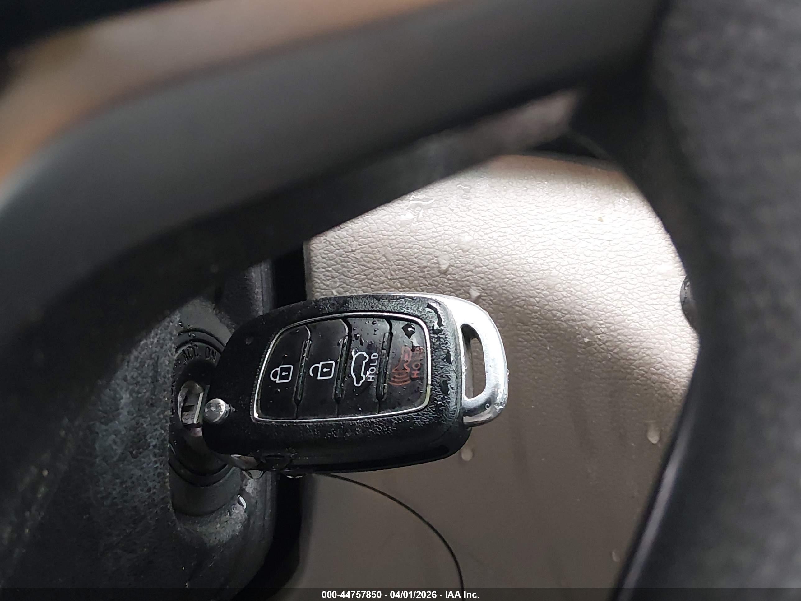 HYUNDAI TUCSON image 11