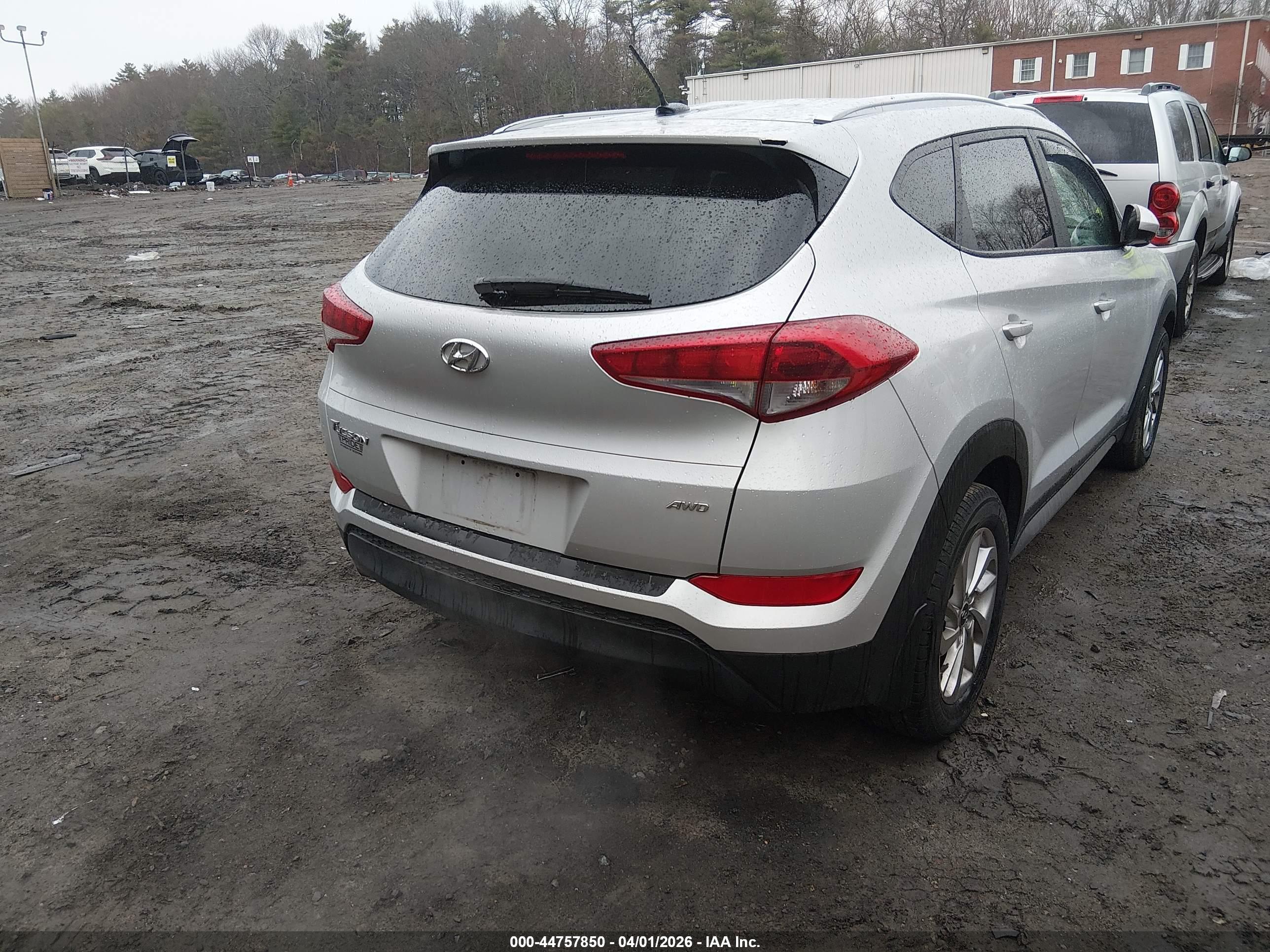 HYUNDAI TUCSON image 4
