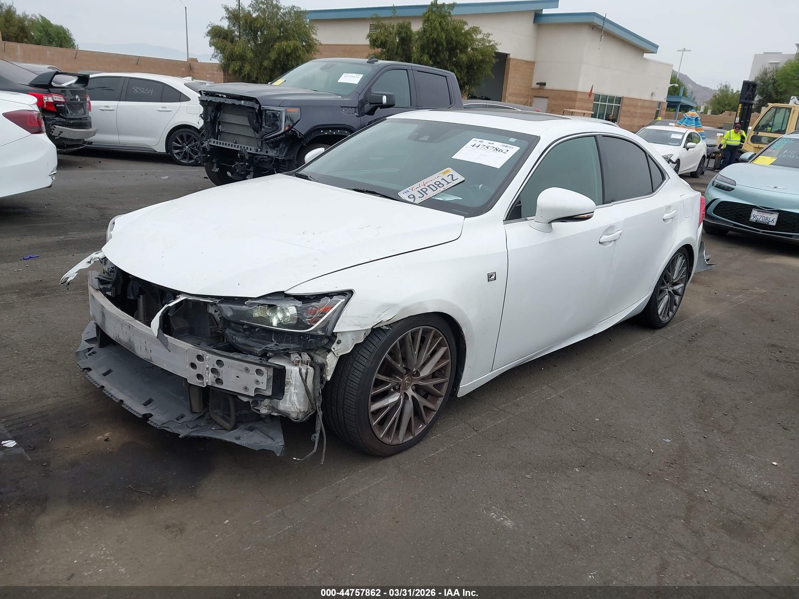 LEXUS IS image 2