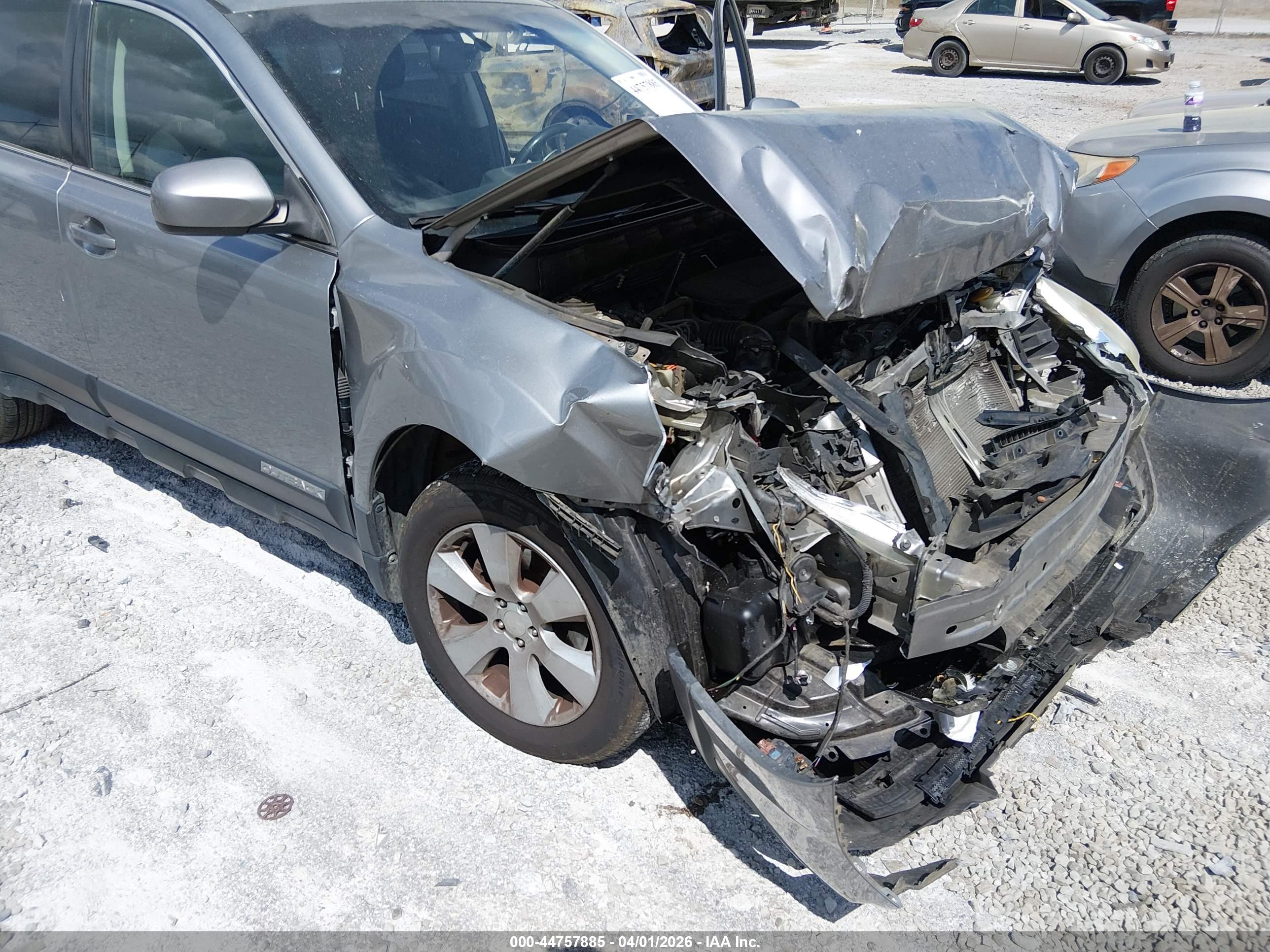 SUBARU OUTBACK image 6