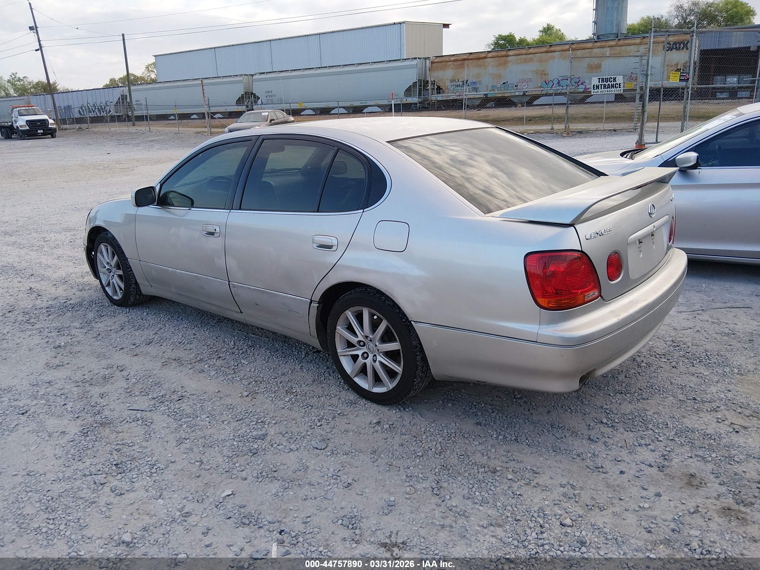 LEXUS GS image 3