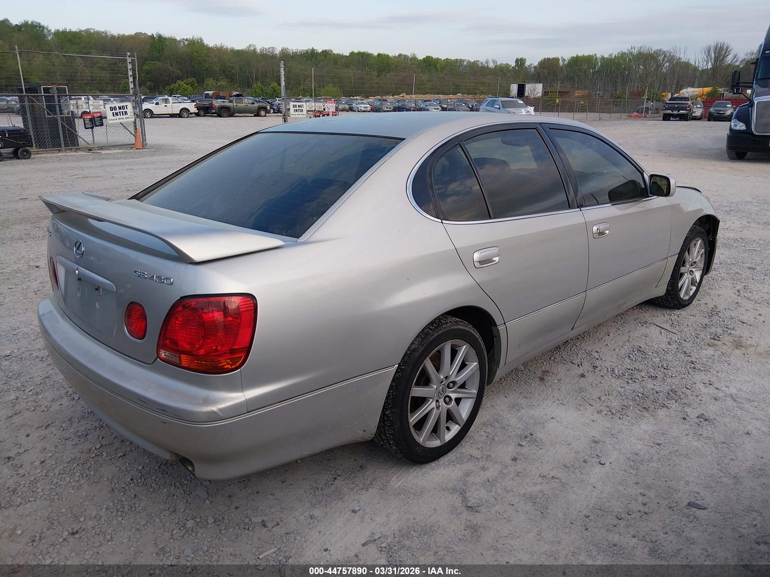 LEXUS GS image 4