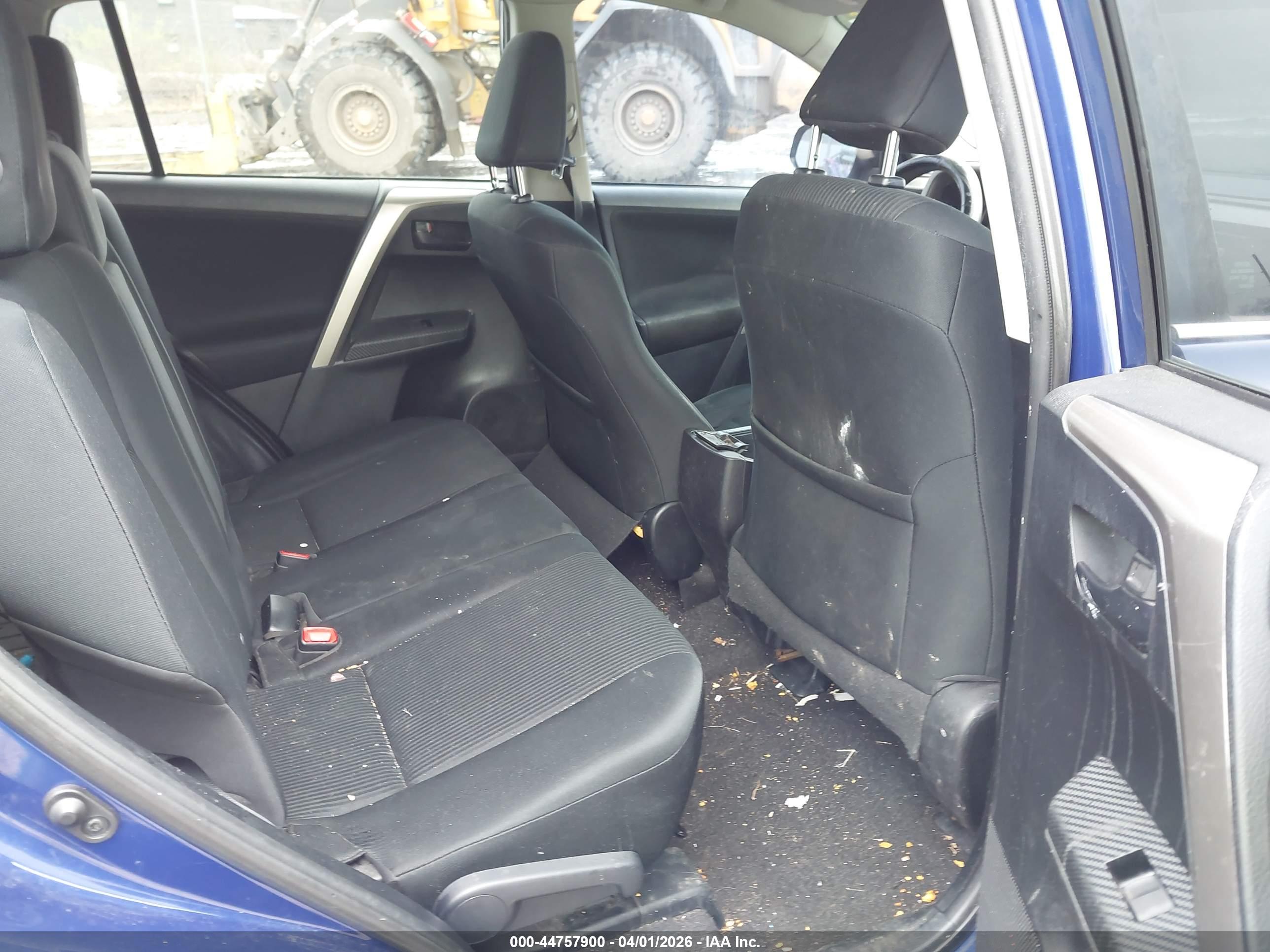 TOYOTA RAV4 image 8