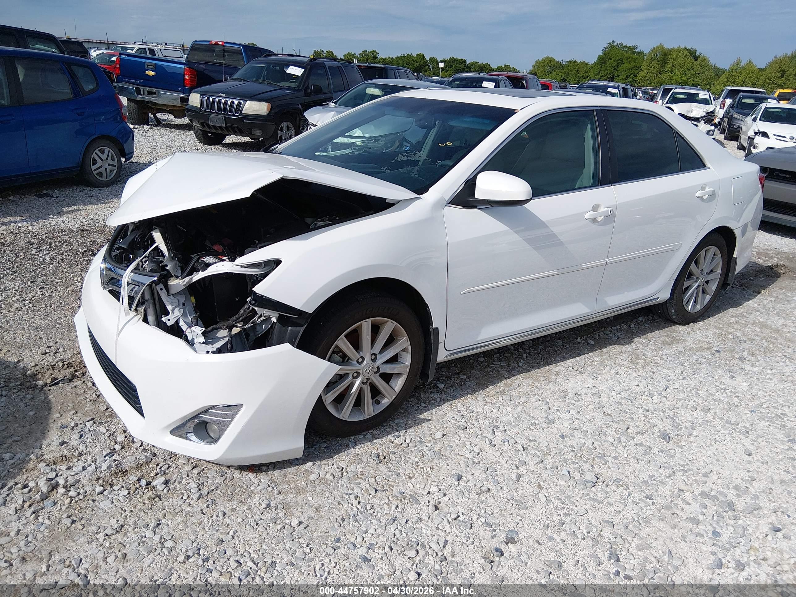TOYOTA CAMRY image 2