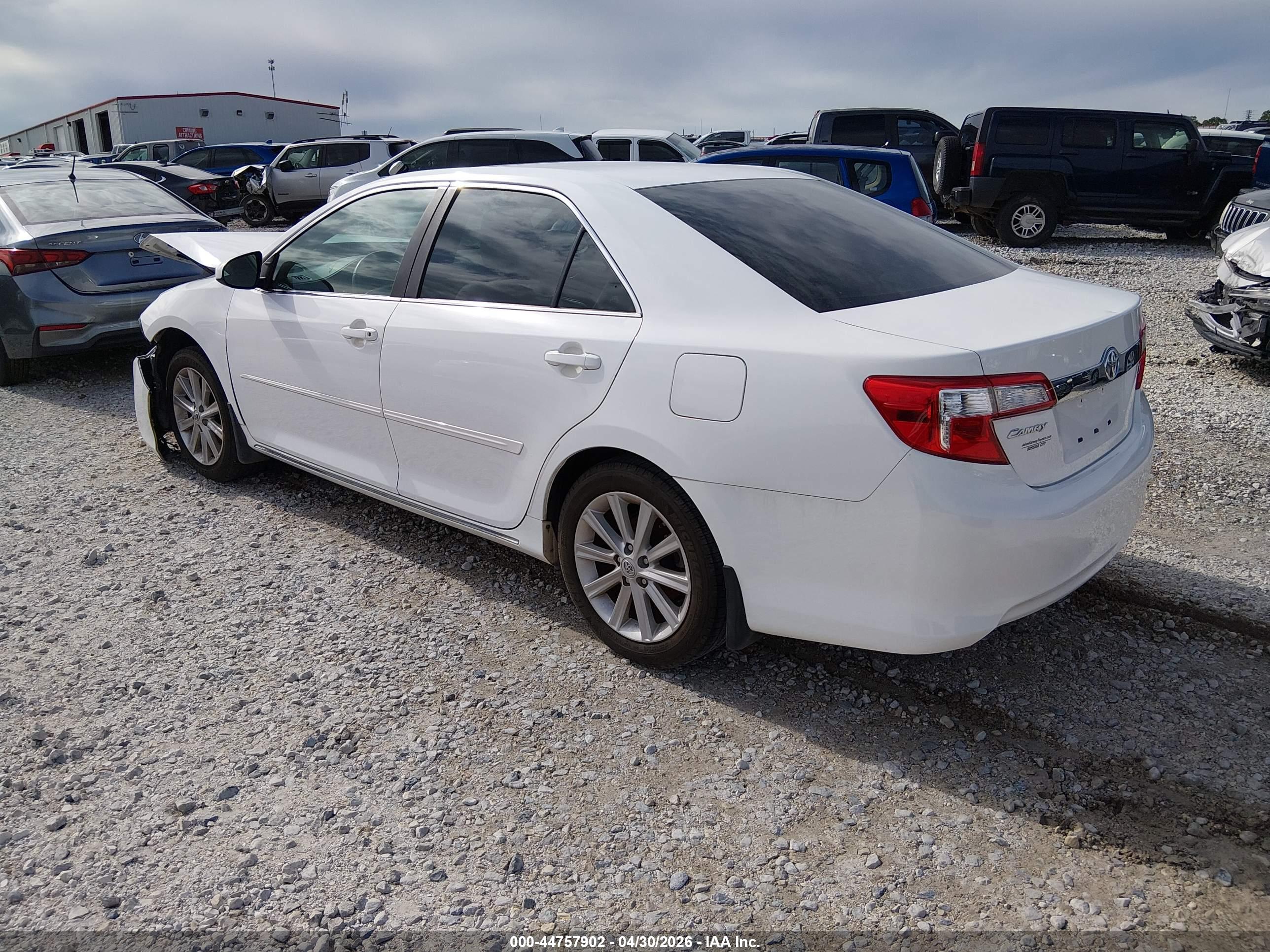 TOYOTA CAMRY image 3