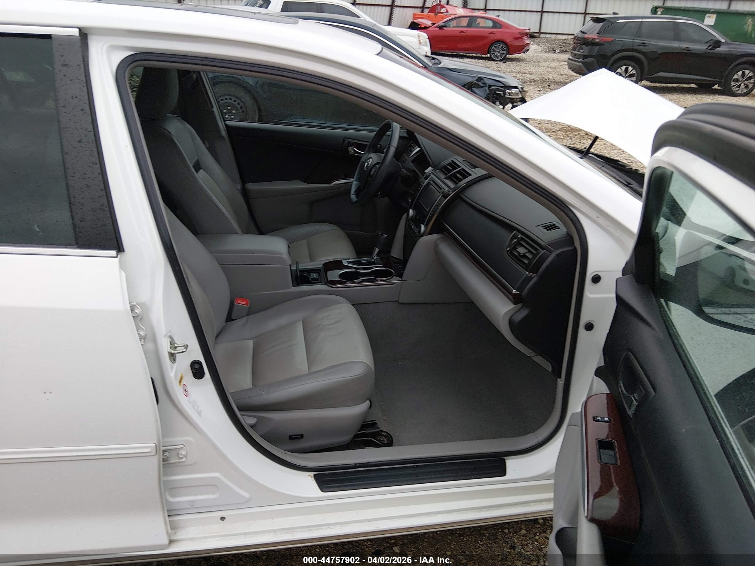 TOYOTA CAMRY image 5
