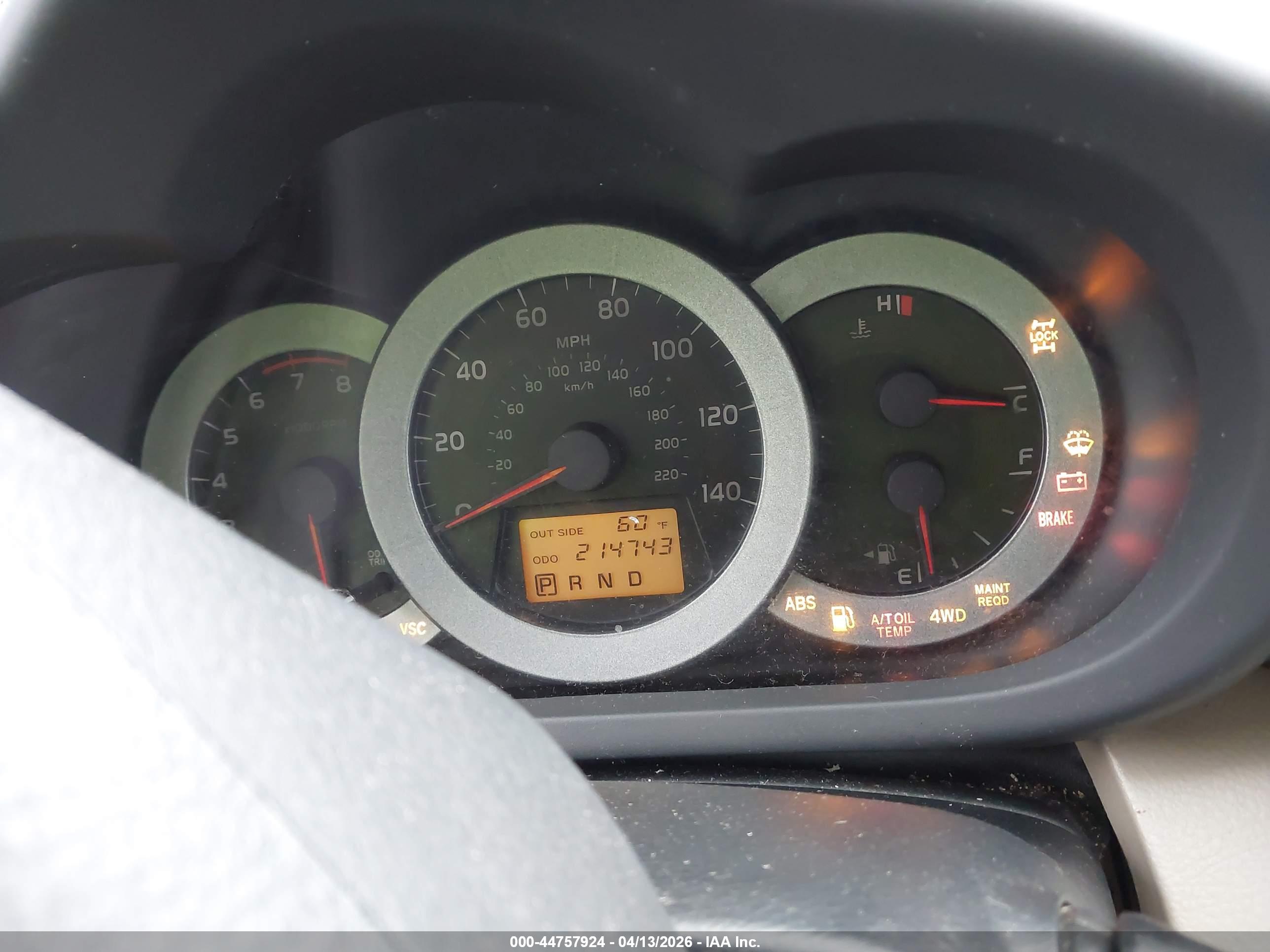 TOYOTA RAV4 image 7