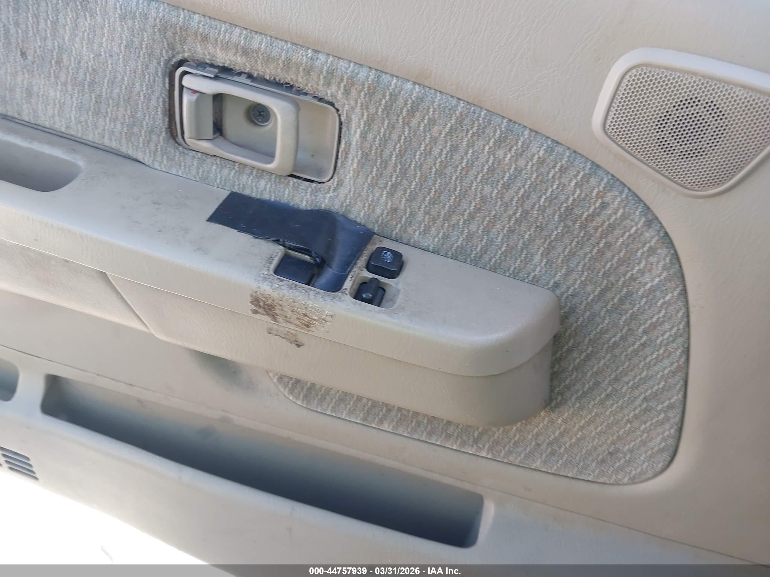 NISSAN FRONTIER image 6
