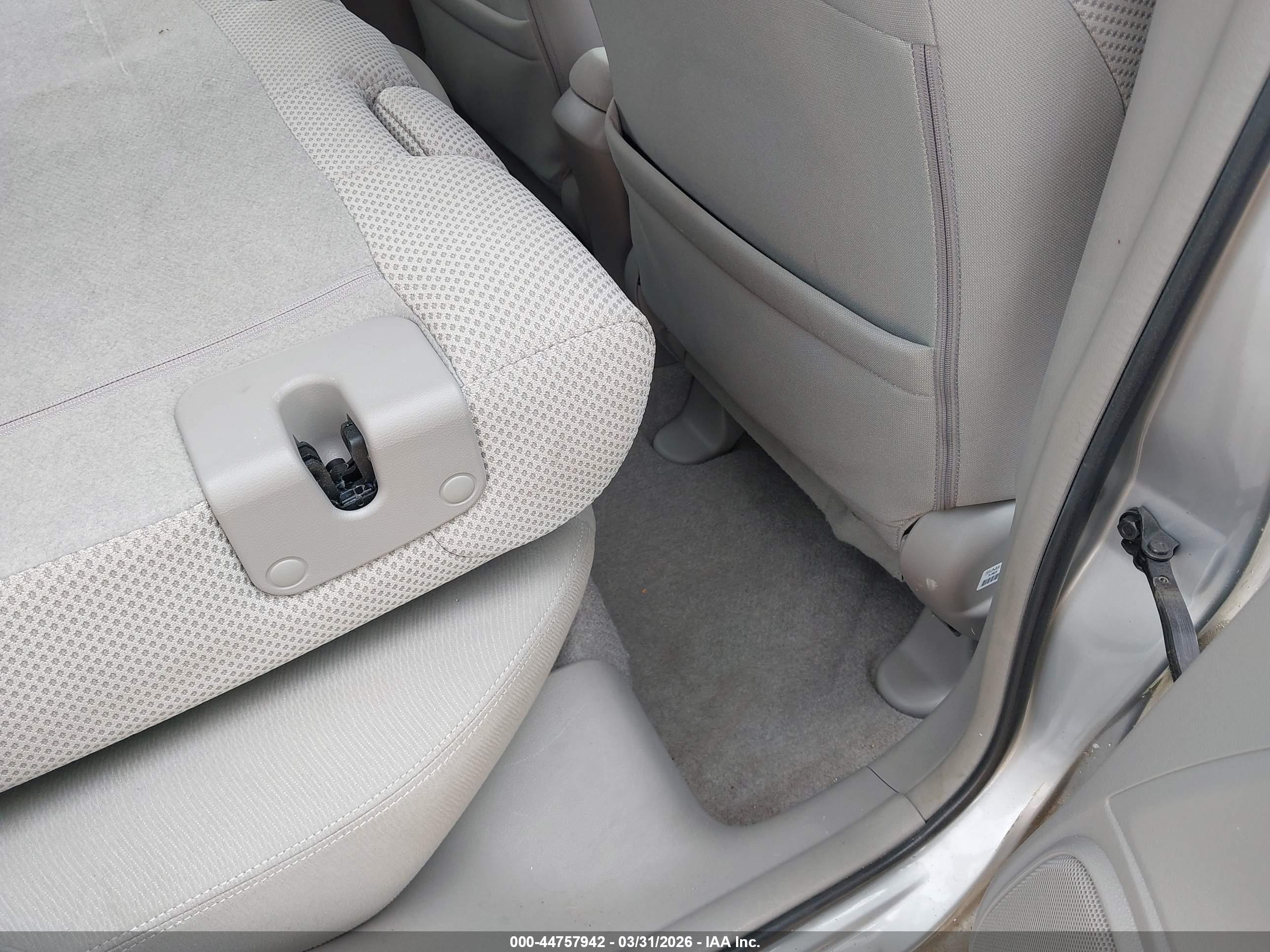 HONDA INSIGHT image 8