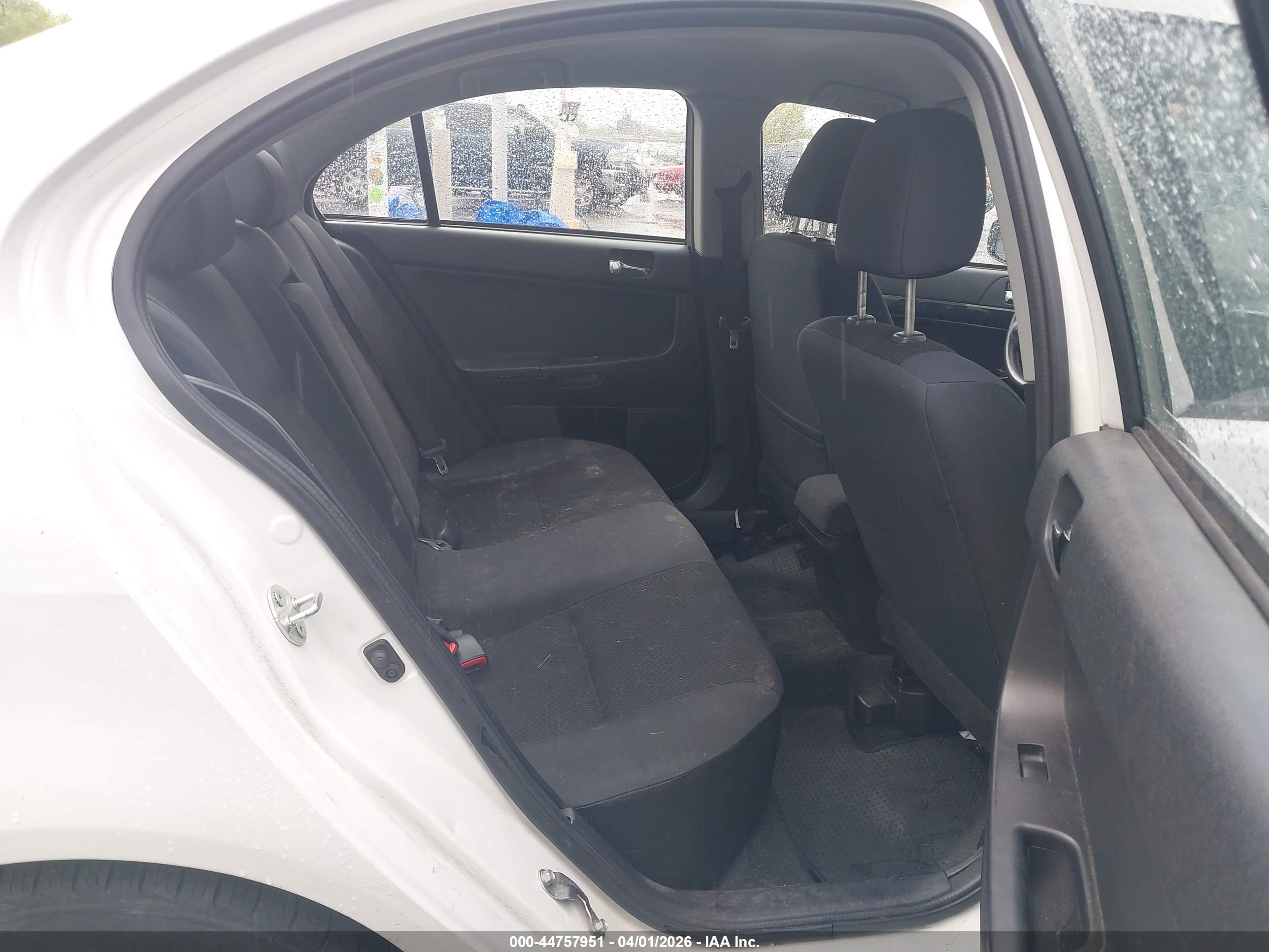 MITSUBISHI LANCER image 8