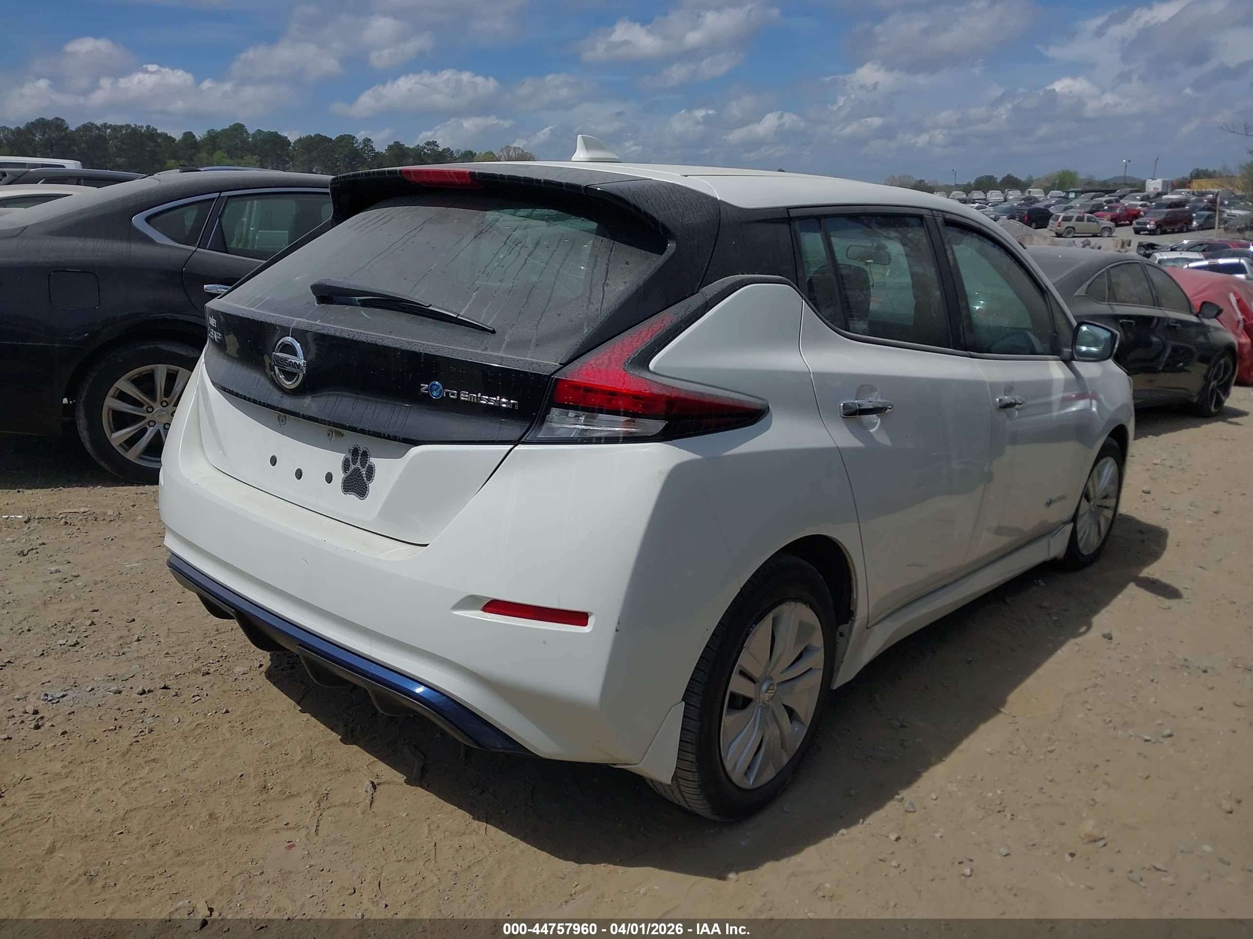 NISSAN LEAF image 4