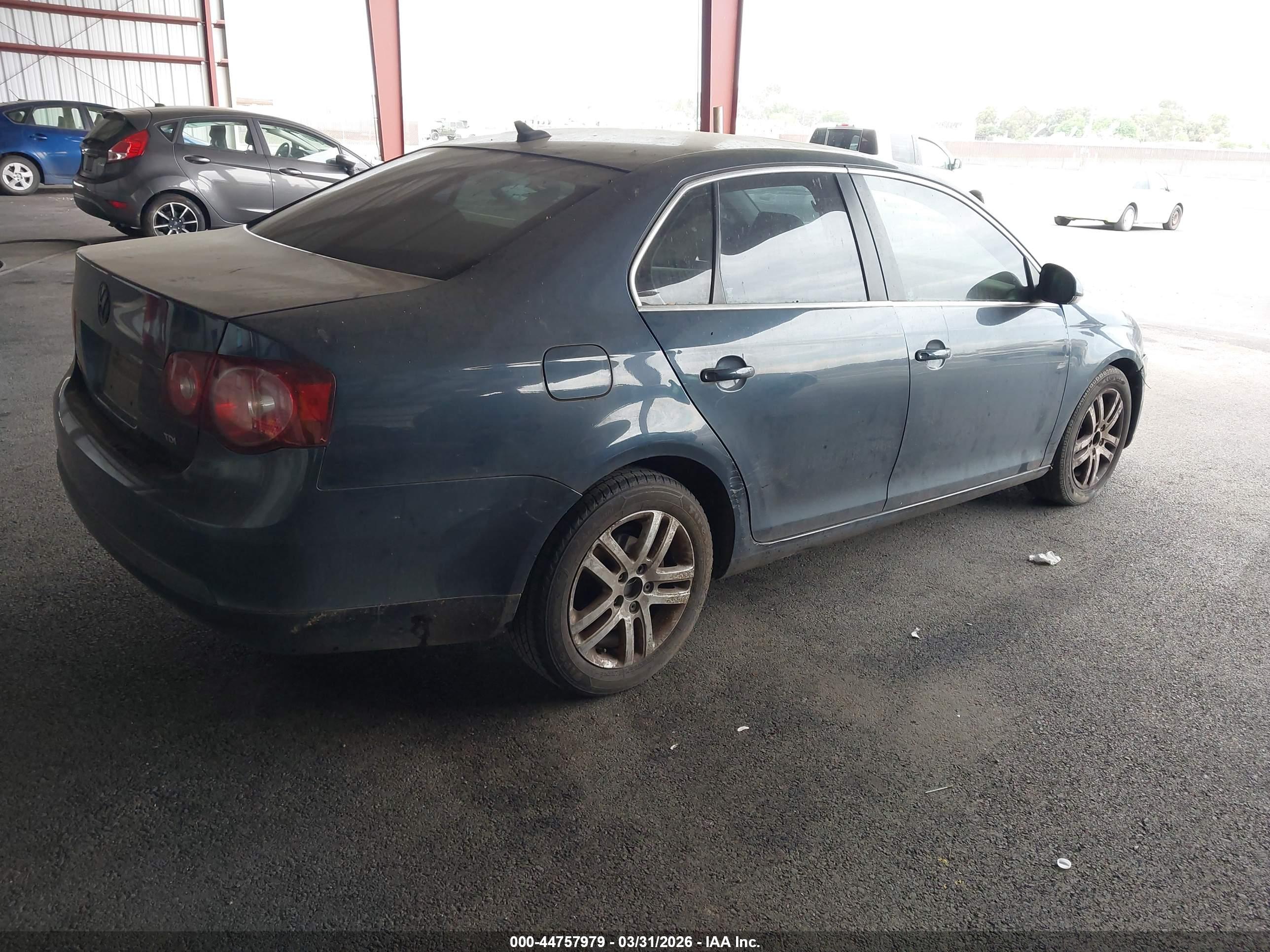 VOLKSWAGEN JETTA image 4
