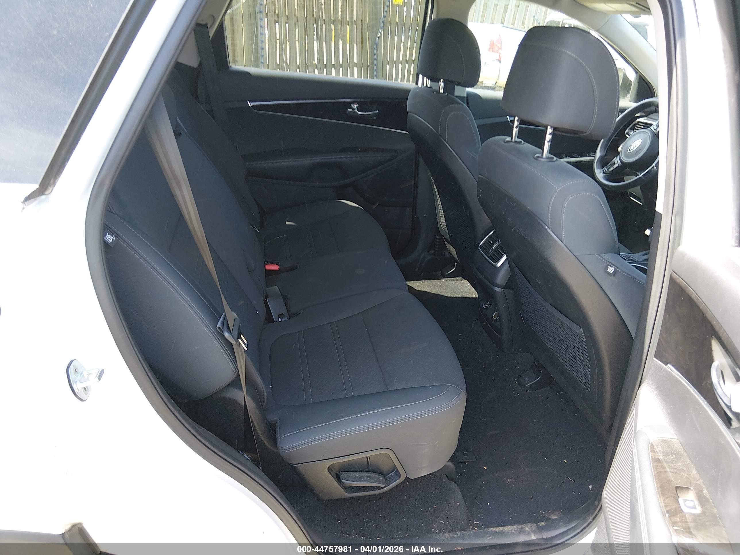KIA SORENTO image 8