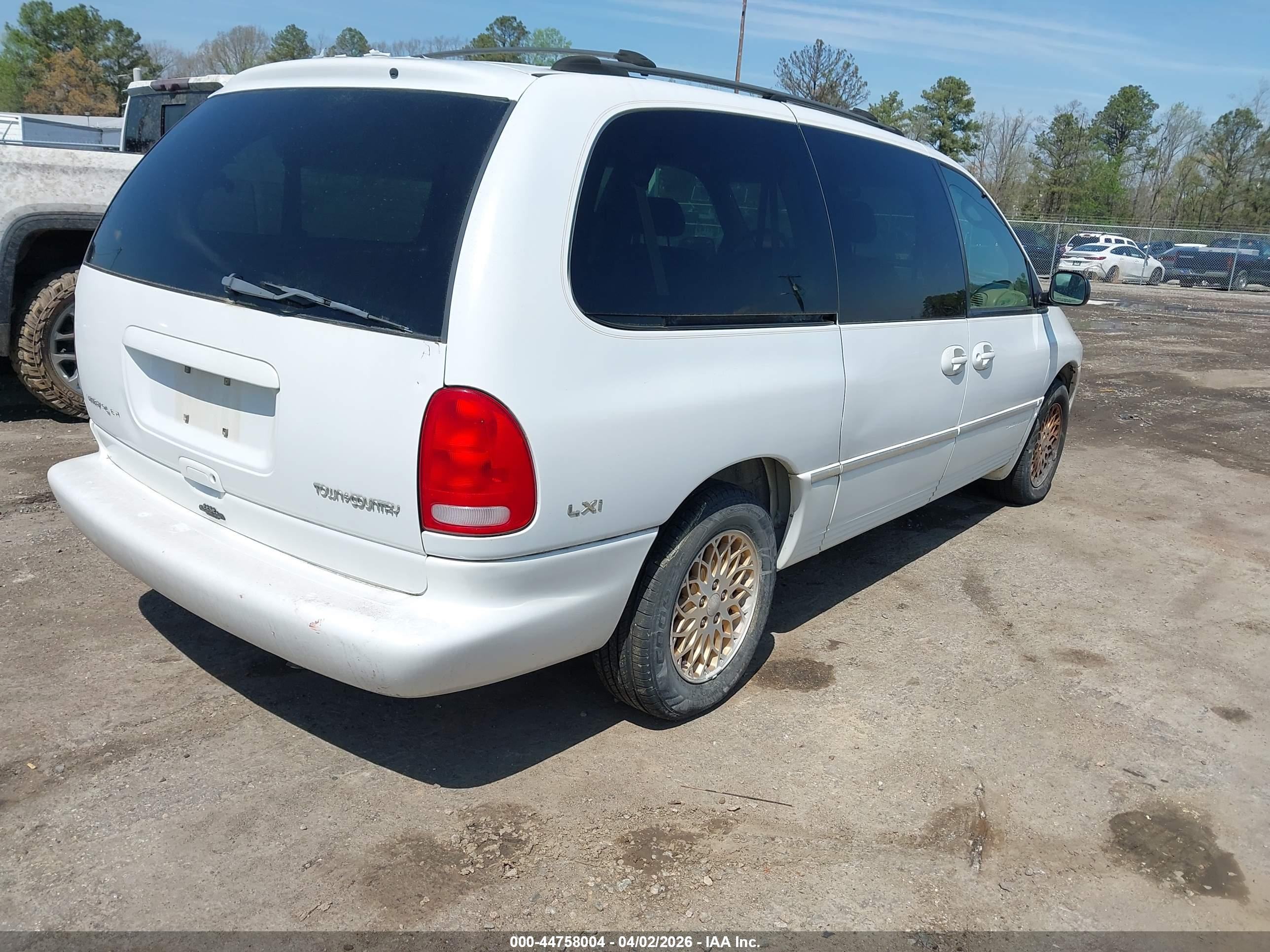 CHRYSLER TOWN image 4