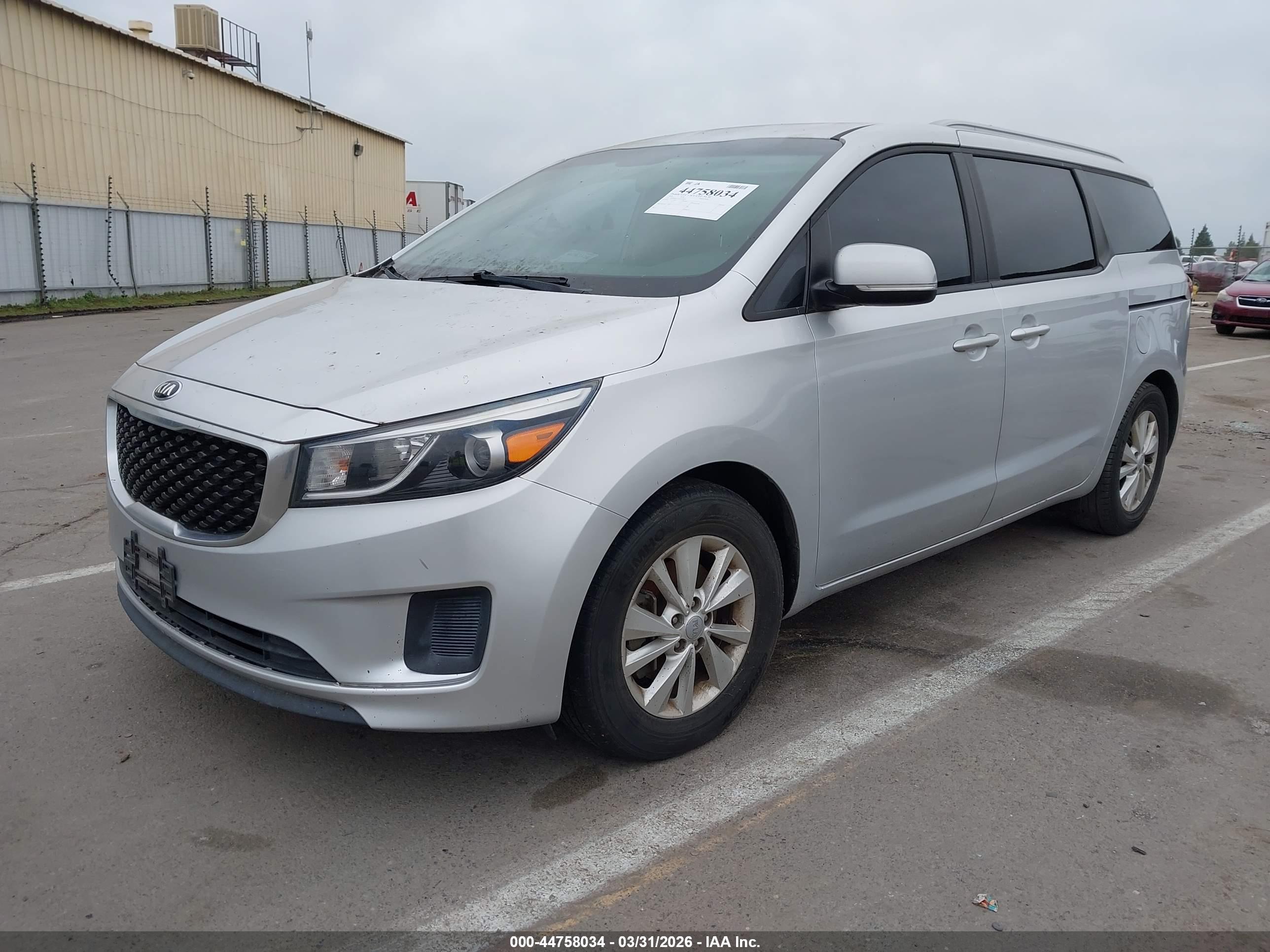 KIA SEDONA image 2