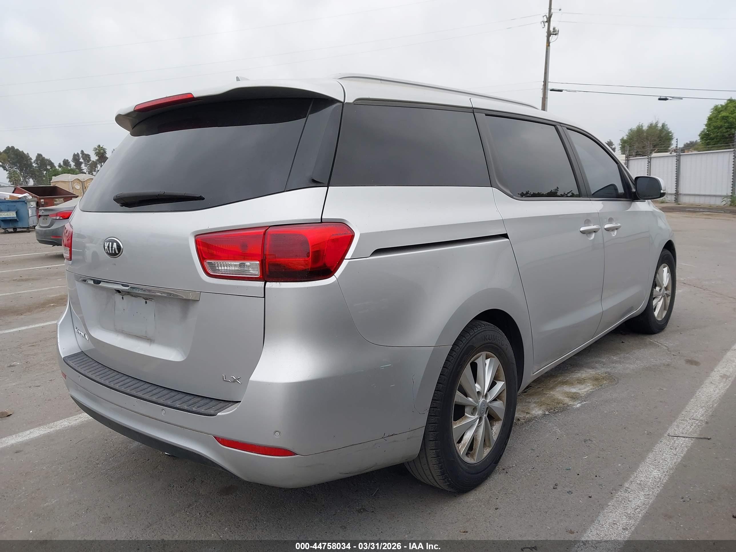 KIA SEDONA image 4