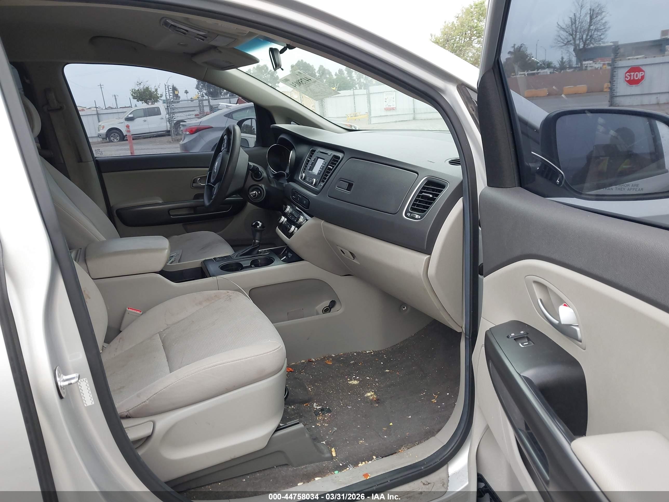 KIA SEDONA image 5
