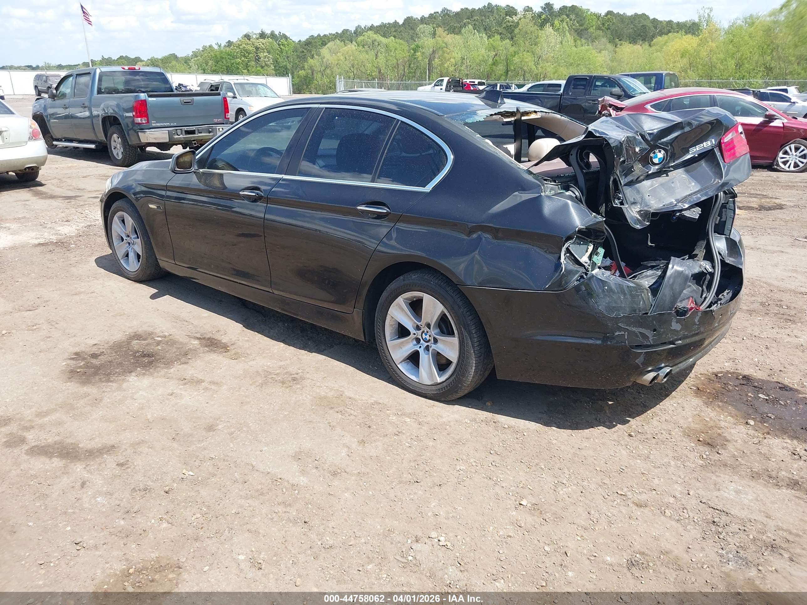 BMW 528I image 3