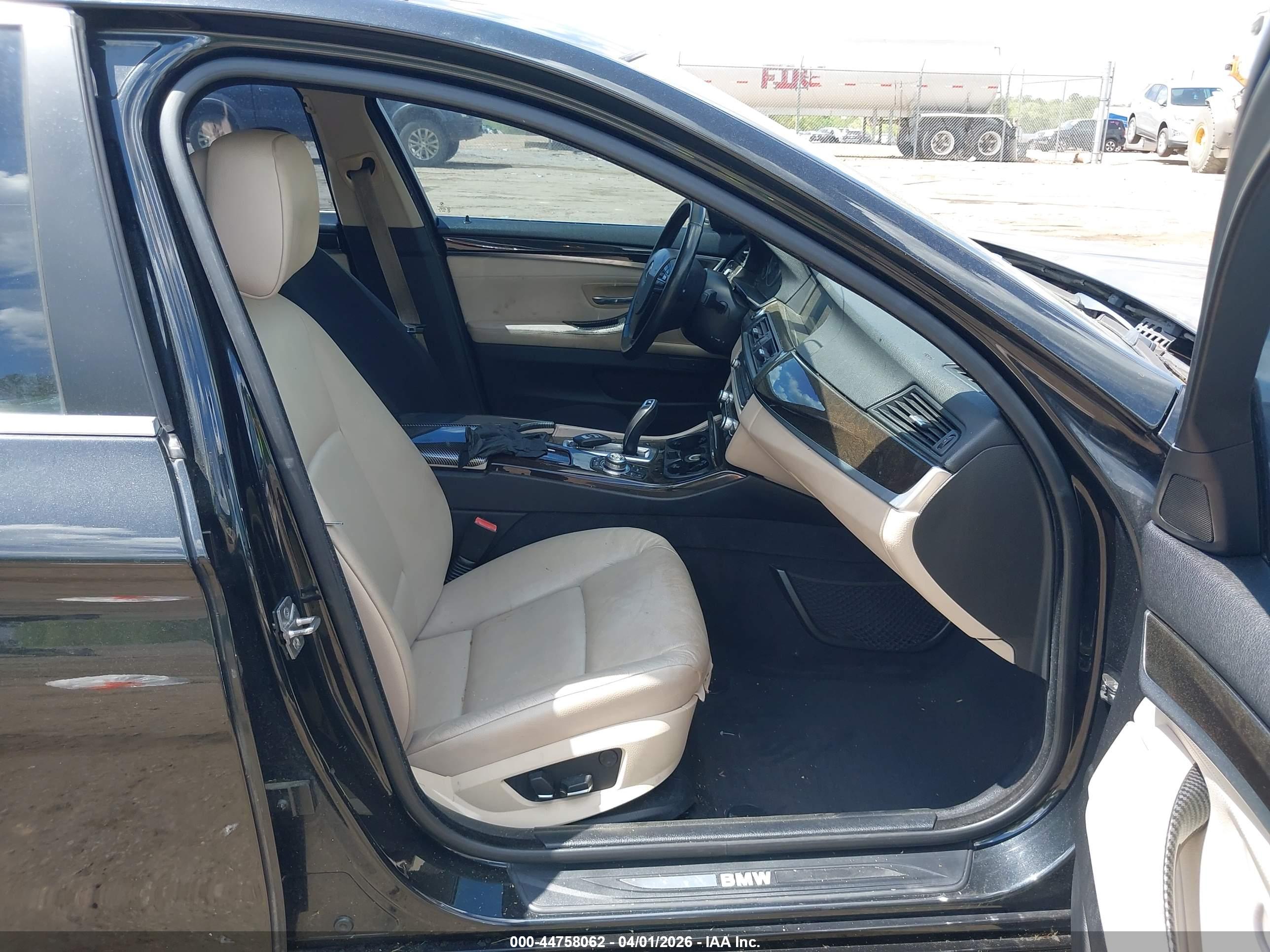 BMW 528I image 5