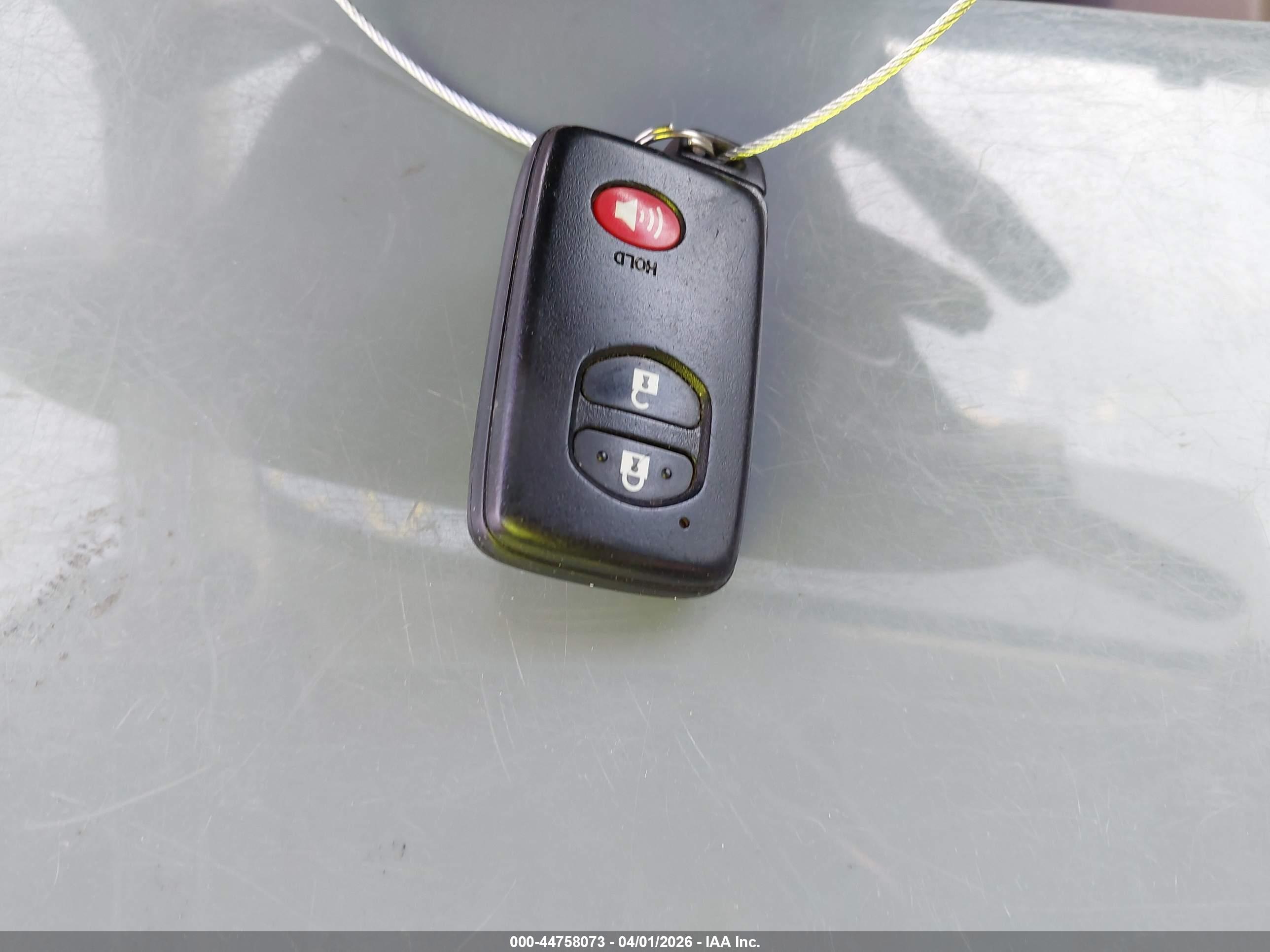 TOYOTA PRIUS image 11