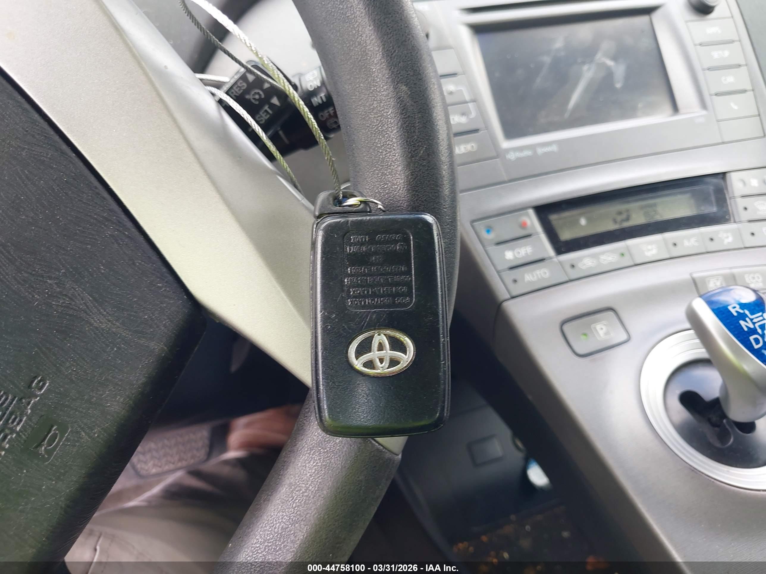 TOYOTA PRIUS image 11