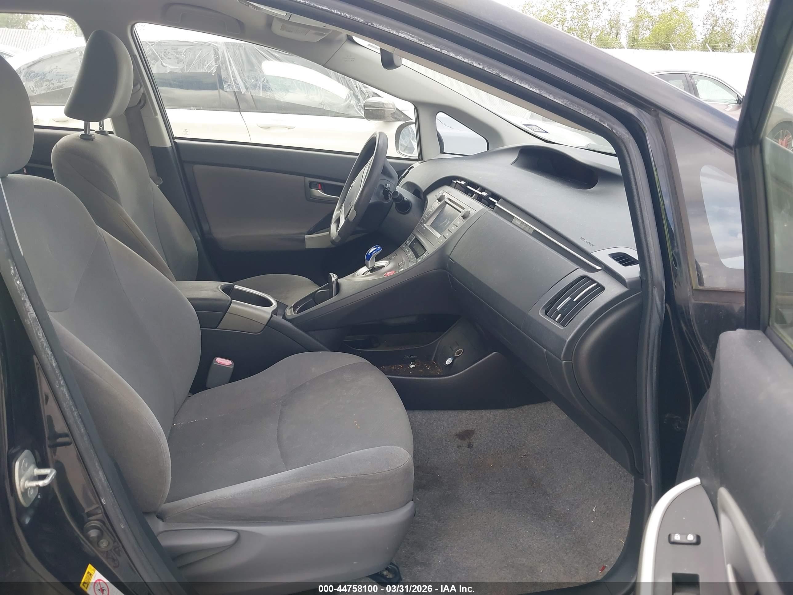 TOYOTA PRIUS image 5