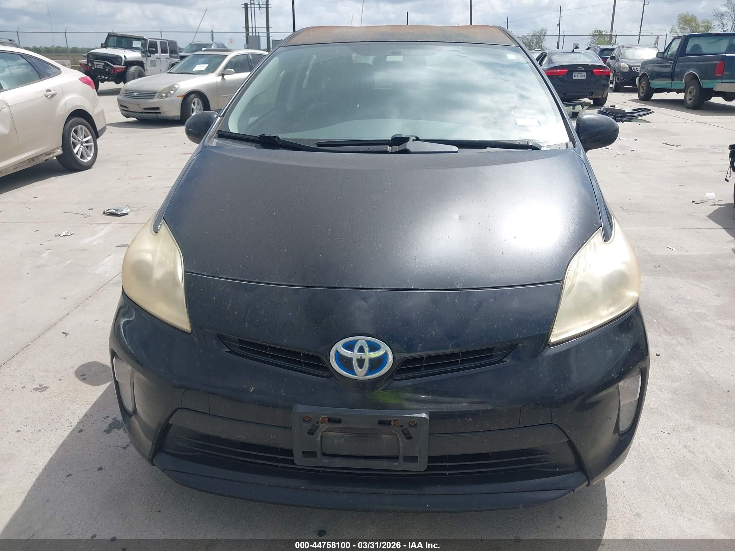 TOYOTA PRIUS image 6